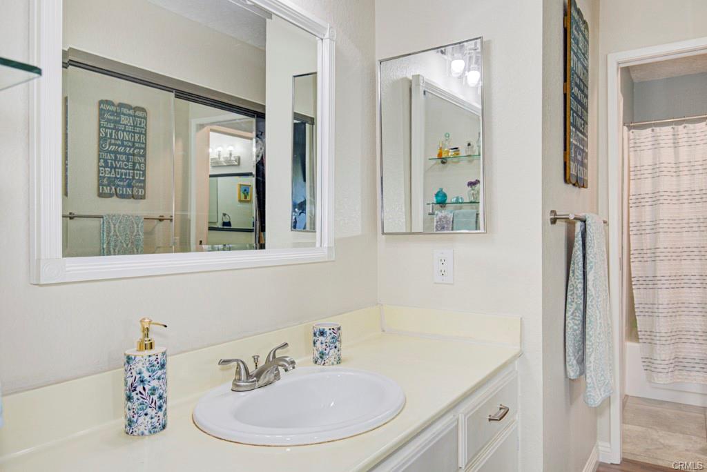 Lake Forest, California, 92630, United States, 2 Bedrooms Bedrooms, ,2 BathroomsBathrooms,Residential,For Sale,1944905