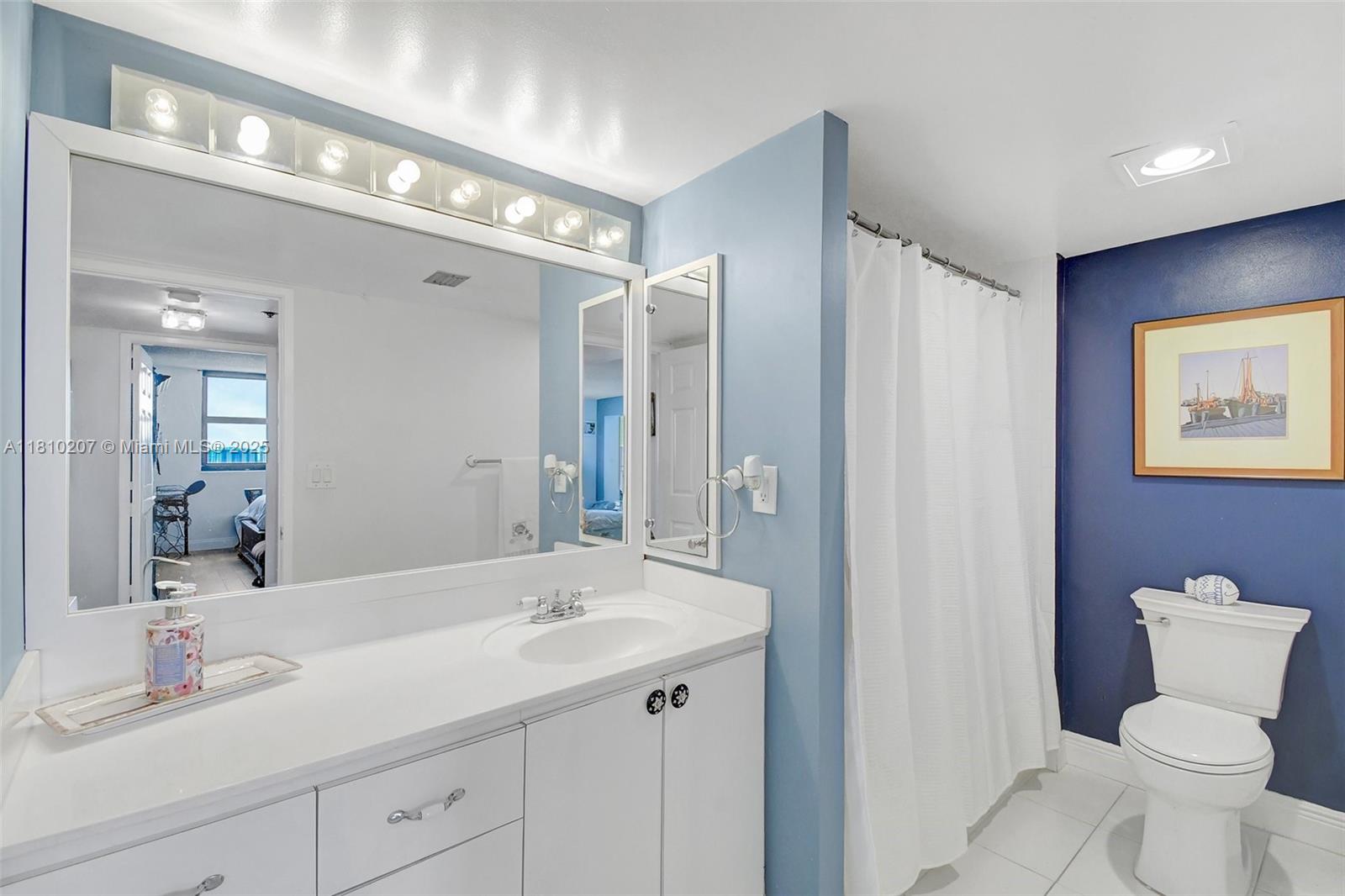 Sunny Isles Beach, Florida, 33160, United States, 2 Bedrooms Bedrooms, ,2 BathroomsBathrooms,Residential,For Sale,1837266