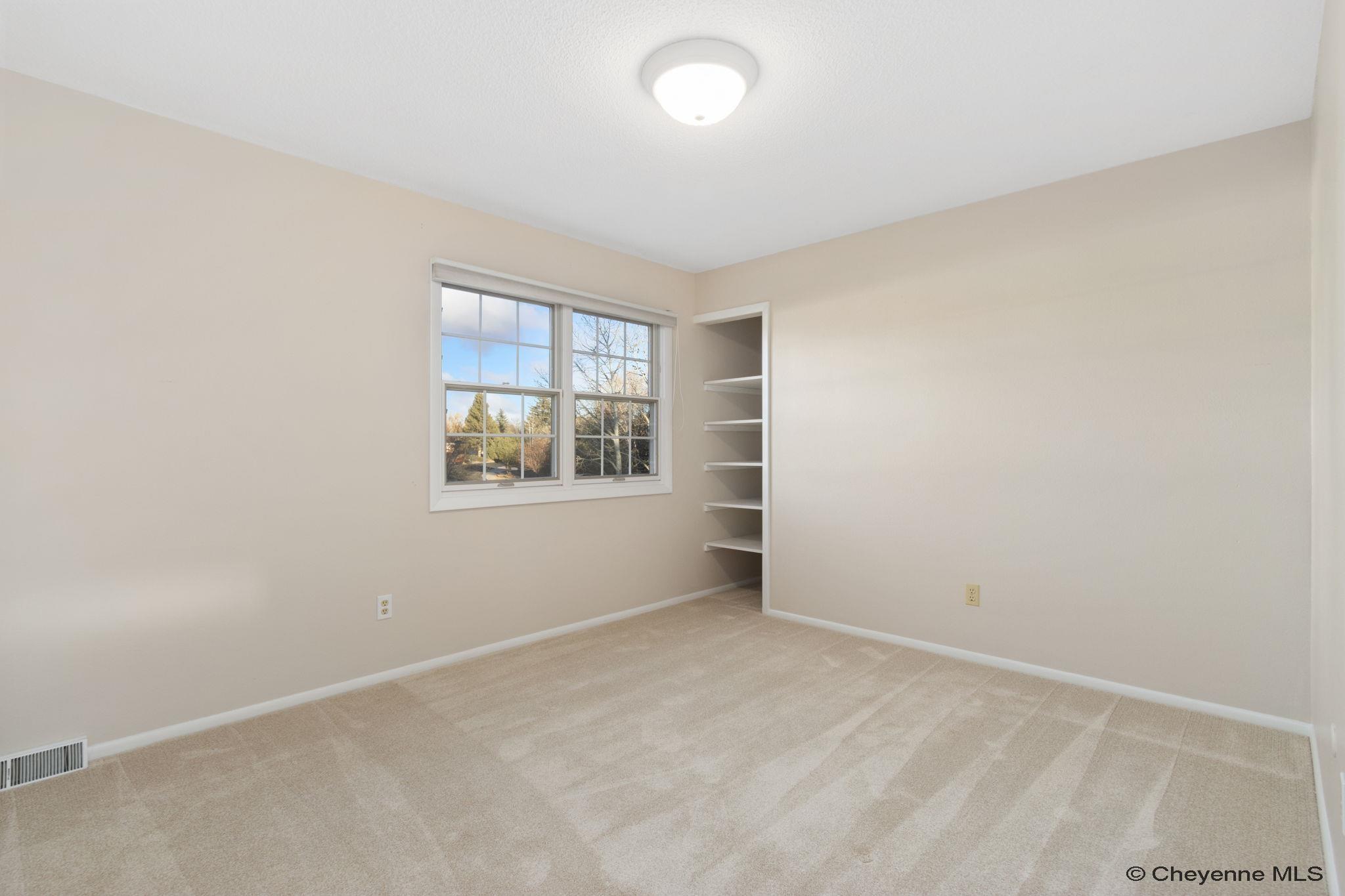 Cheyenne, Wyoming, 82001, United States, 5 Bedrooms Bedrooms, ,4 BathroomsBathrooms,Residential,For Sale,1992954