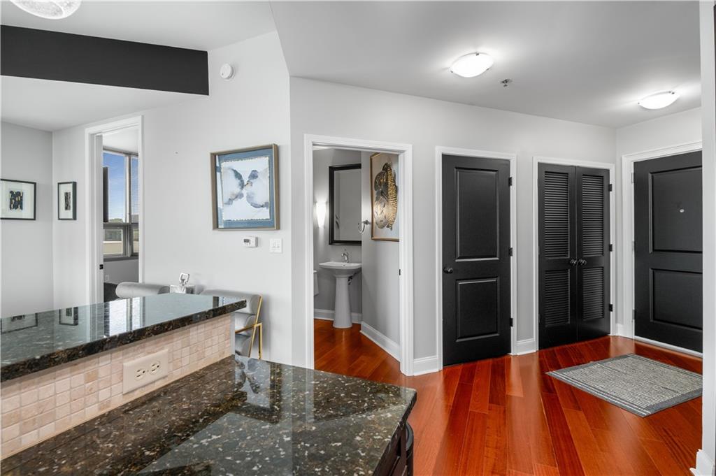 Atlanta, Georgia, 30363, United States, 2 Bedrooms Bedrooms, ,3 BathroomsBathrooms,Residential,For Sale,1949376