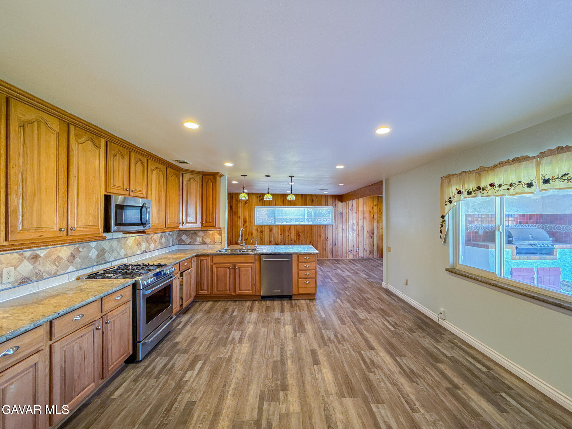Palmdale, California, 93550, United States, 4 Bedrooms Bedrooms, ,2 BathroomsBathrooms,Residential,For Sale,2028325