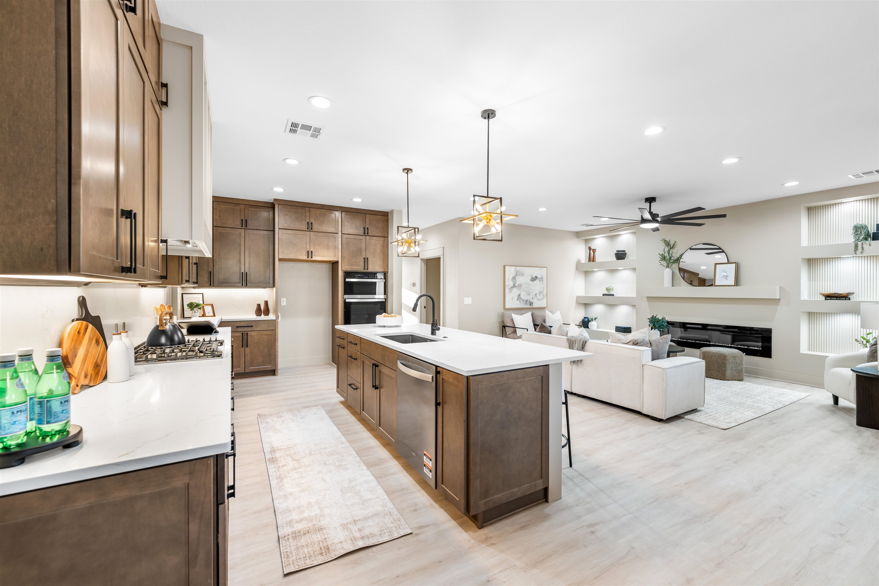 Salina, Kansas, 67401, United States, 3 Bedrooms Bedrooms, ,3 BathroomsBathrooms,Residential,For Sale,1956761