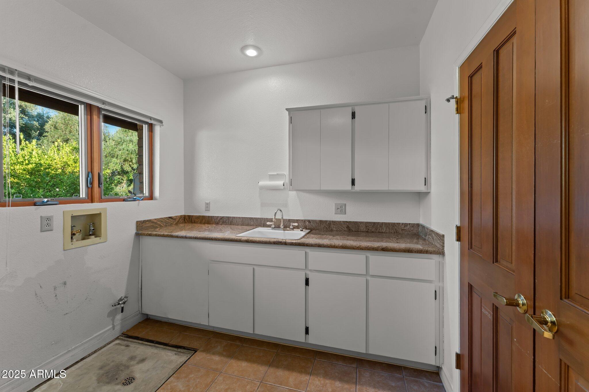 Wickenburg, Arizona, 85390, United States, 3 Bedrooms Bedrooms, ,3 BathroomsBathrooms,Residential,For Sale,1976707