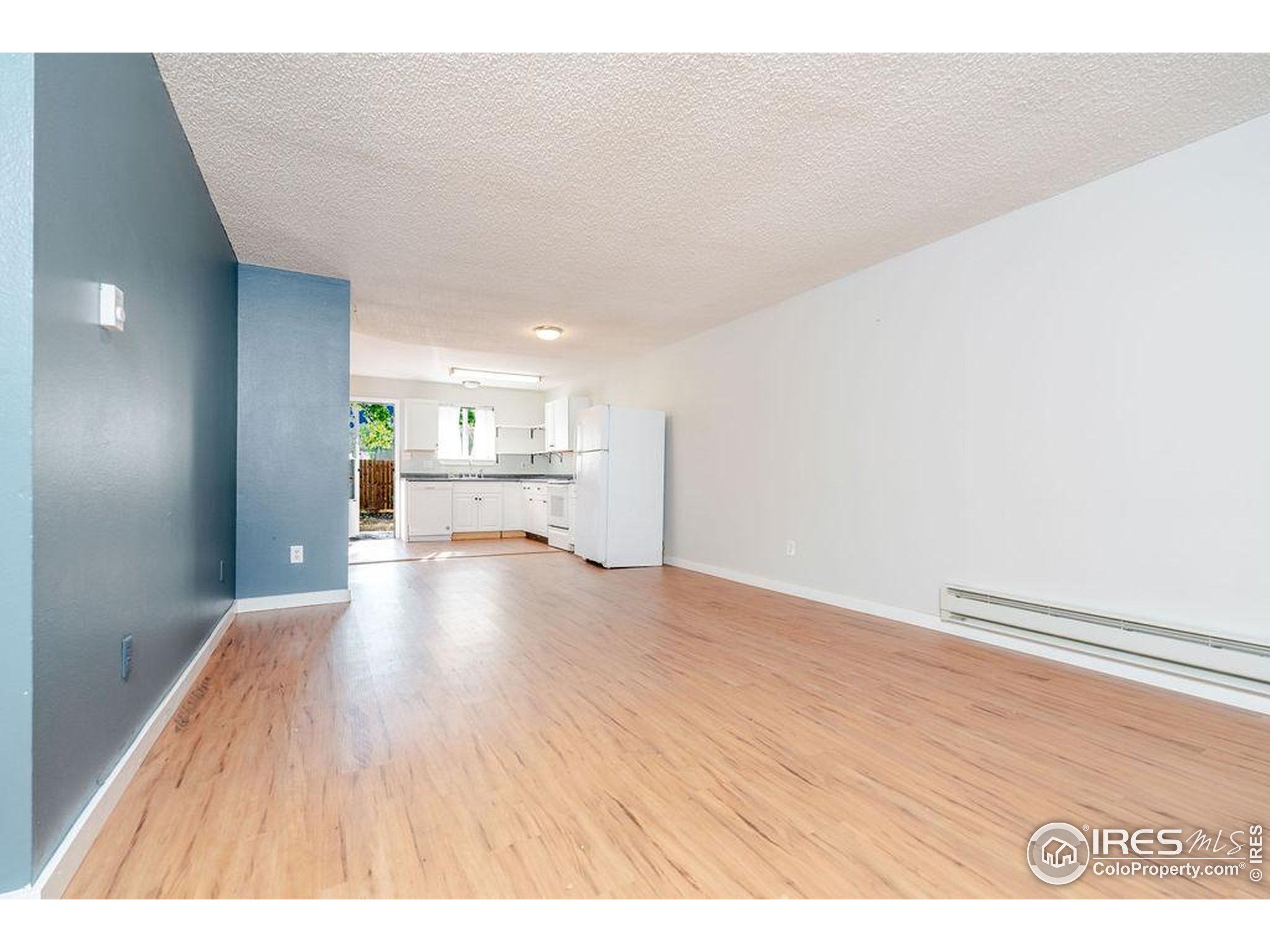 Longmont, Colorado, 80501, United States, 4 Bedrooms Bedrooms, ,2 BathroomsBathrooms,Residential,For Sale,1941984