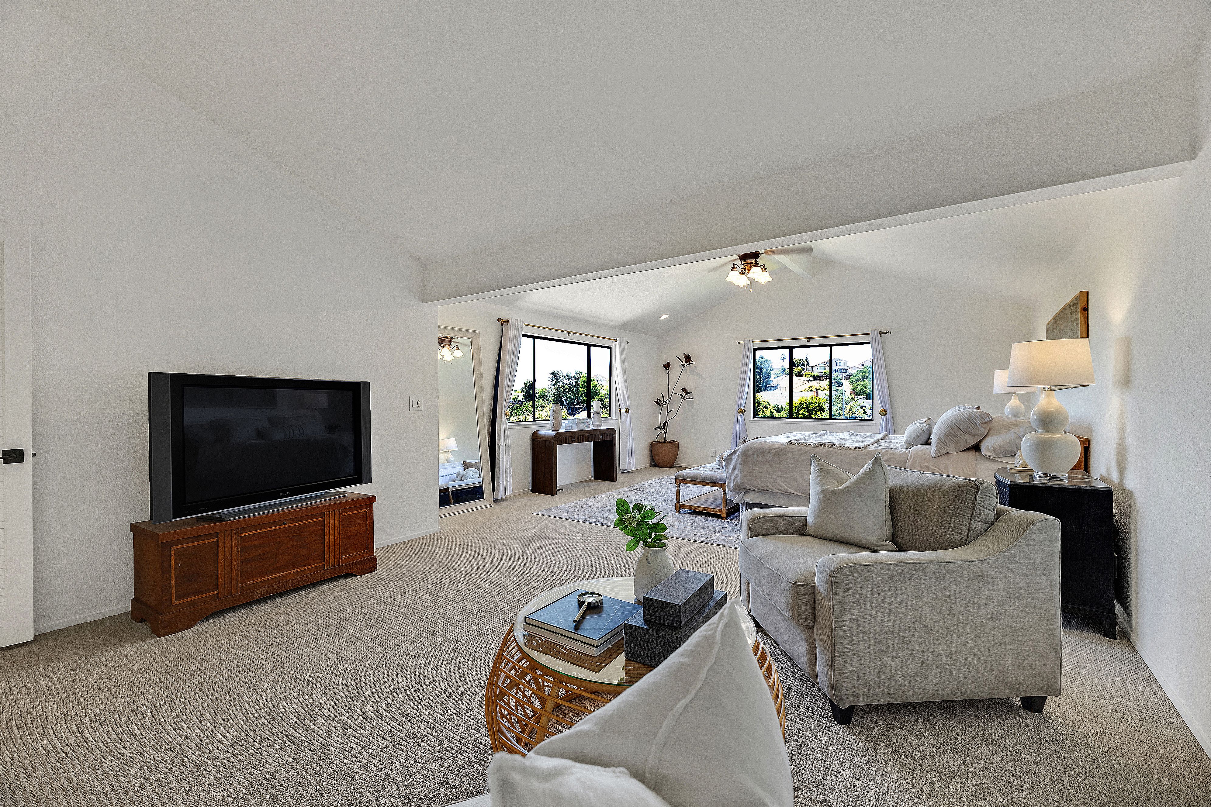  Updated Corner-Lot Home with Premier Community Amenities - 物件實景