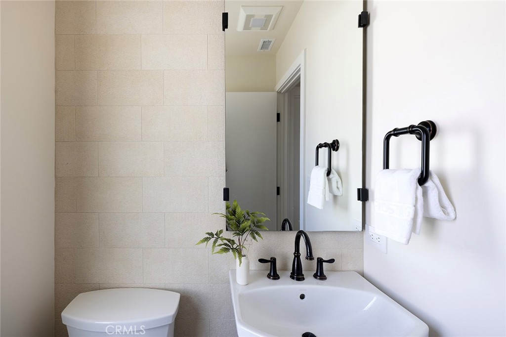 San Clemente, California, 92672, United States, 4 Bedrooms Bedrooms, ,4 BathroomsBathrooms,Residential,For Sale,1992907