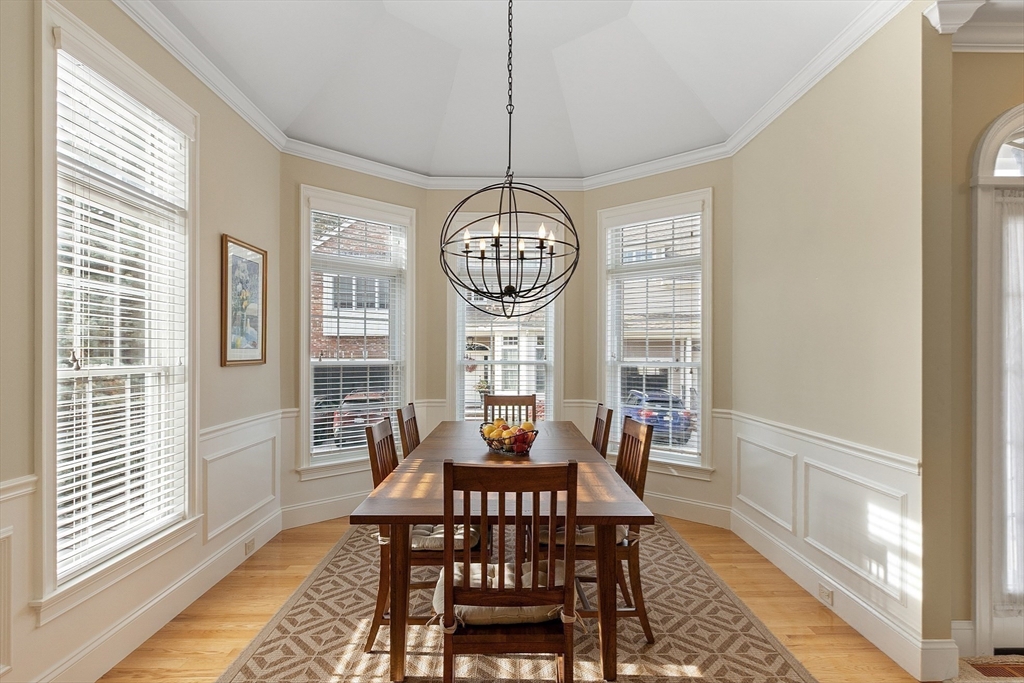 Lynnfield, Massachusetts, 01940, United States, 2 Bedrooms Bedrooms, ,3 BathroomsBathrooms,Residential,For Sale,1991893