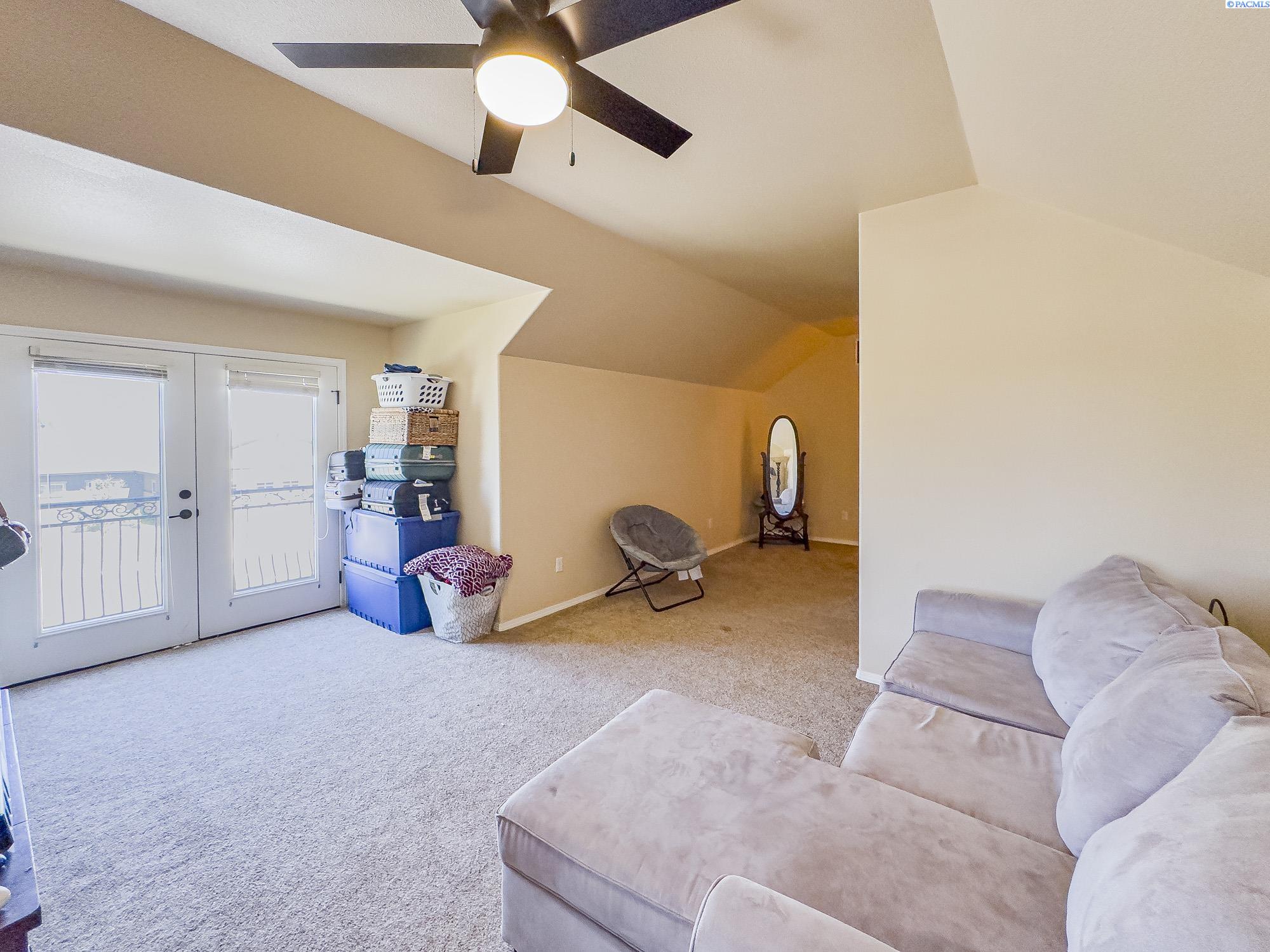 Pasco, Washington, 99301, United States, 4 Bedrooms Bedrooms, ,2 BathroomsBathrooms,Residential,For Sale,1826907