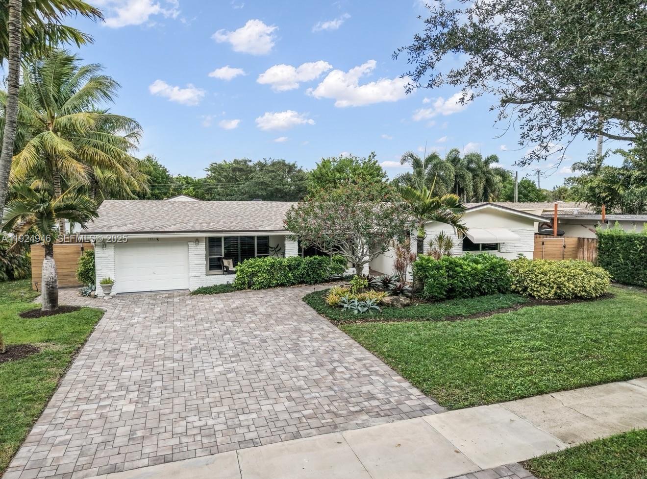 Hollywood, Florida, 33021, United States, 3 Bedrooms Bedrooms, ,2 BathroomsBathrooms,Residential,For Sale,2001683