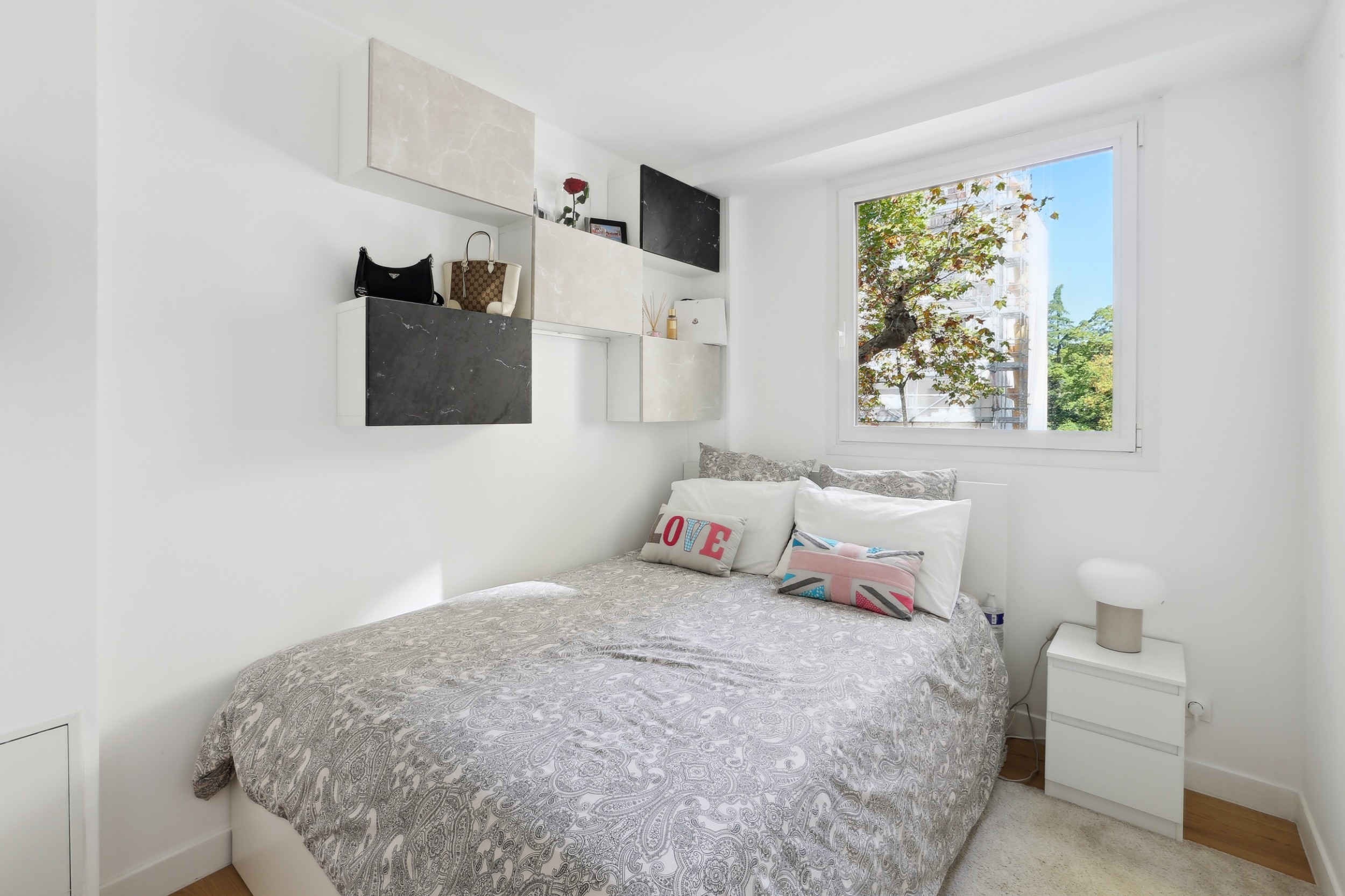  Four-Room Apartment with Balcony – Neuilly-sur-Seine – Pasteur – Inkermann - 物件實景