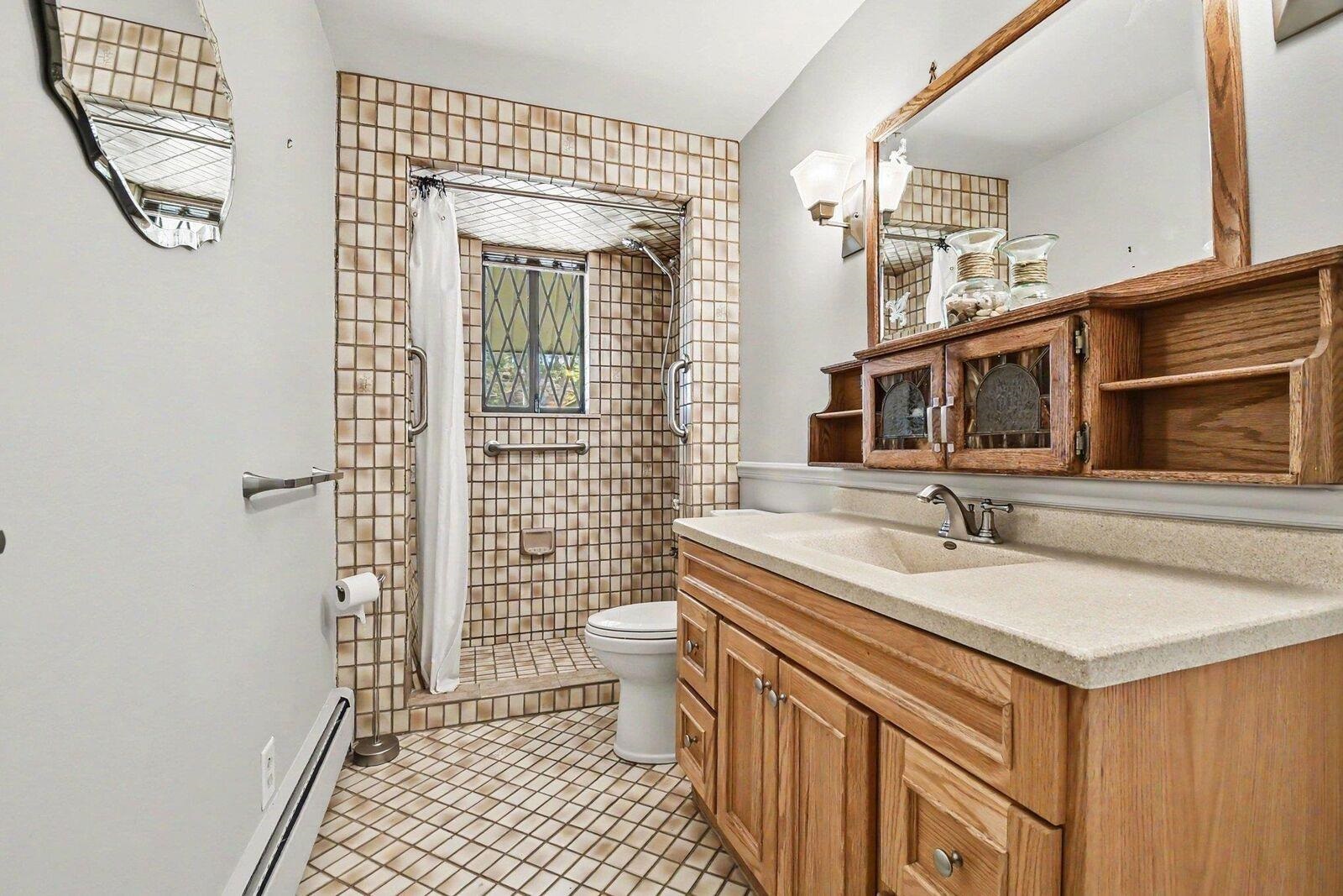 Harrison, Michigan, 48625, United States, 4 Bedrooms Bedrooms, ,2 BathroomsBathrooms,Residential,For Sale,2048024