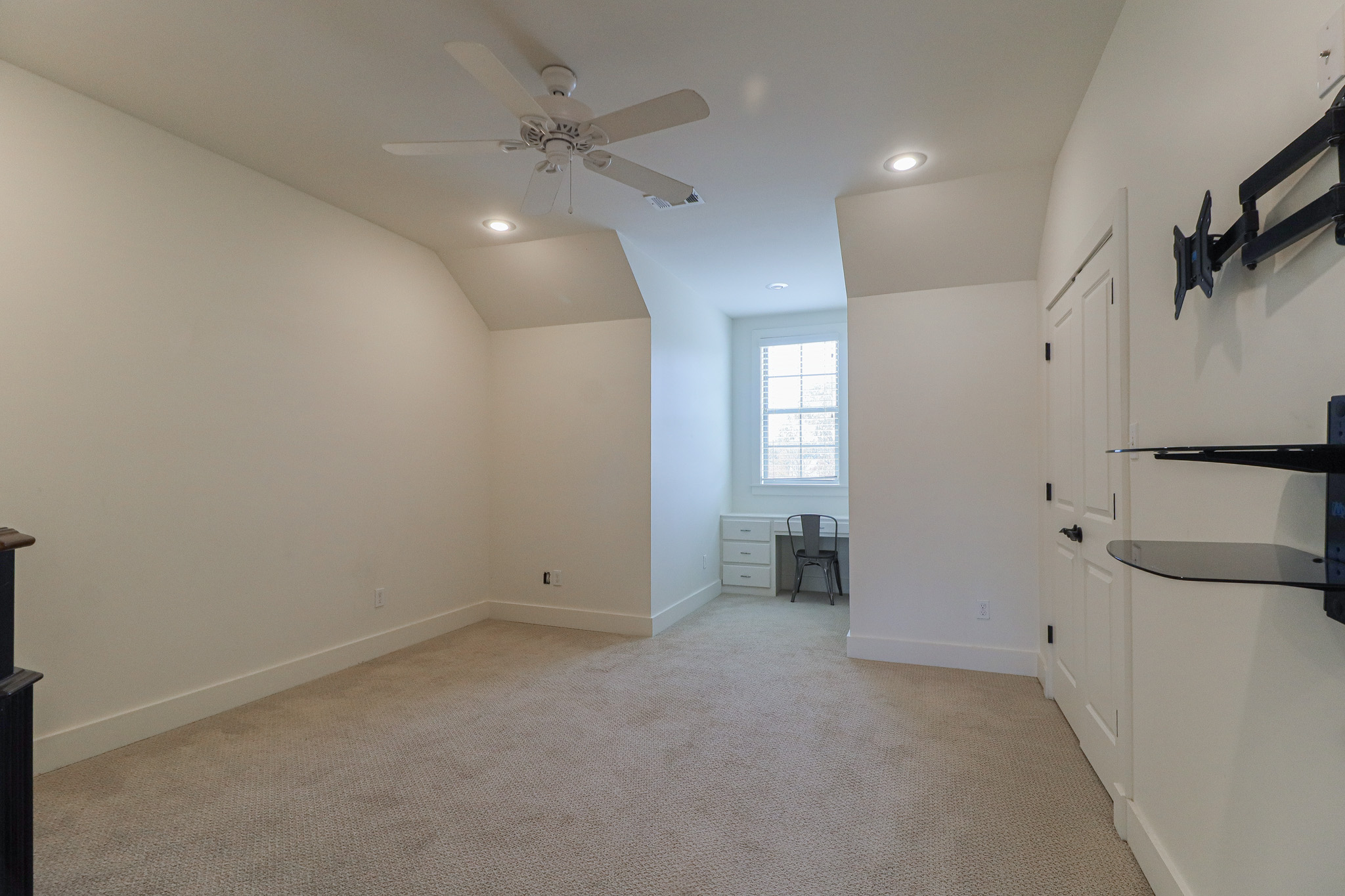 Jonesboro, Arkansas, 72404, United States, 5 Bedrooms Bedrooms, ,4 BathroomsBathrooms,Residential,For Sale,1993418