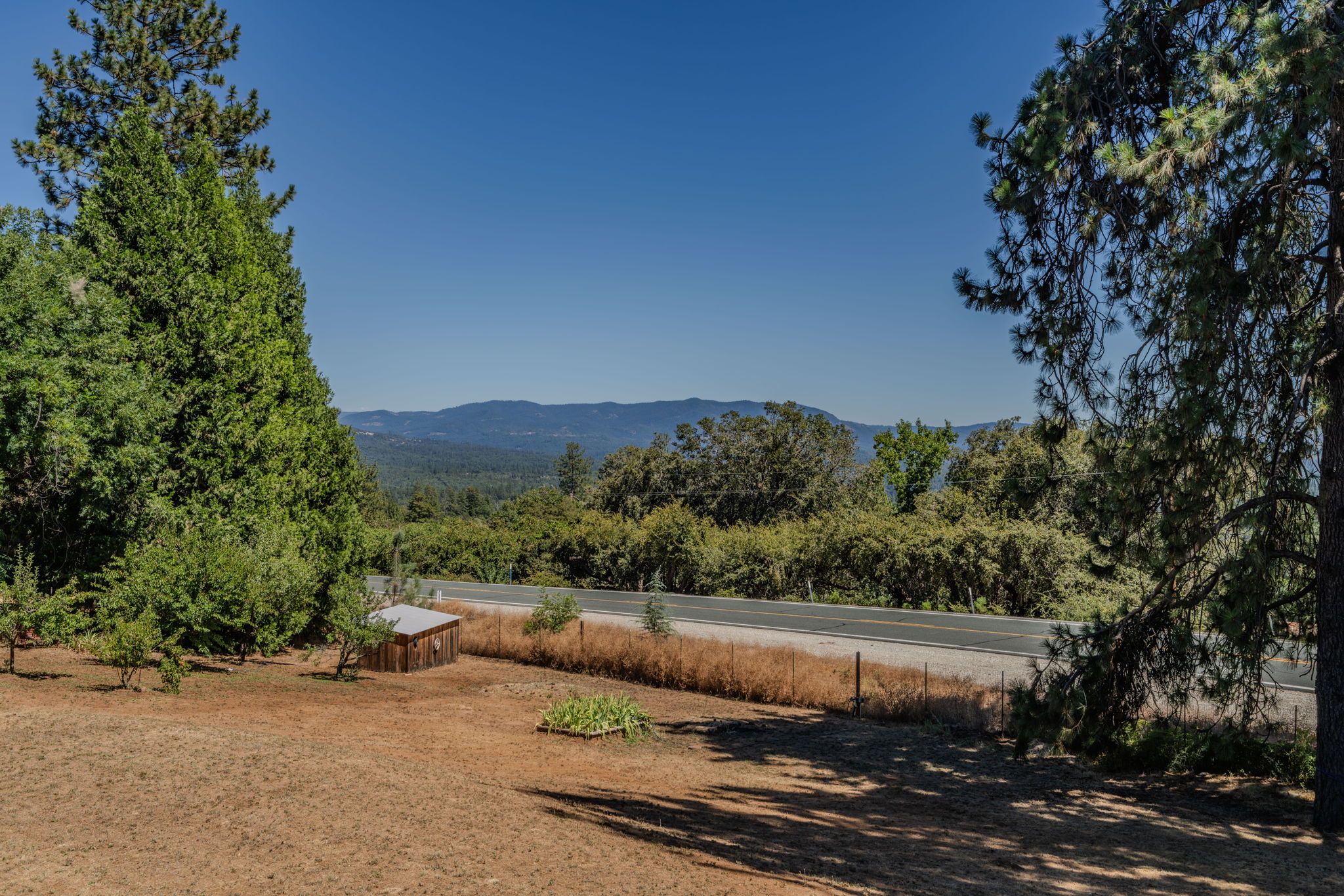  Panoramic Blue Mountain Views on One Usable Acre - 物件實景