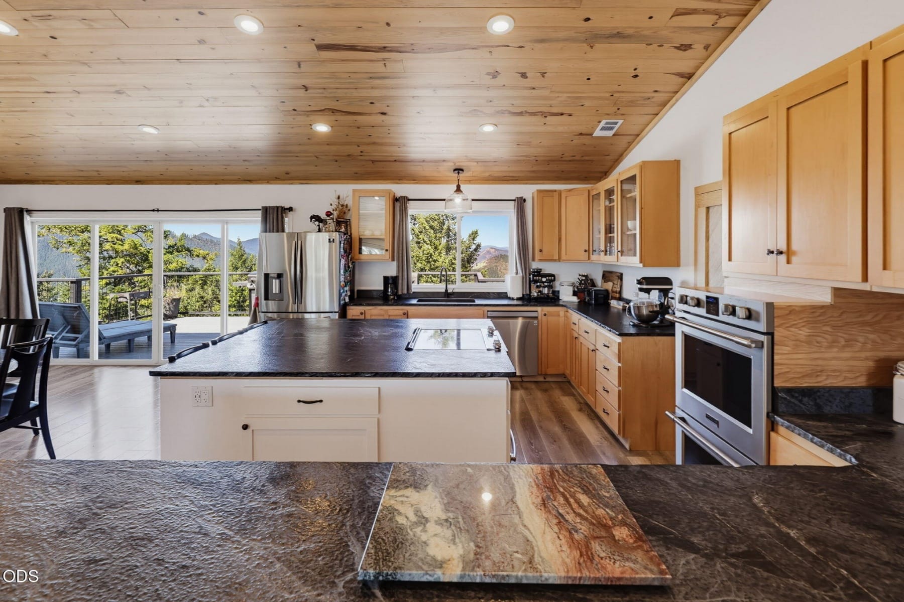  7036 Griffin Lane Jacksonville, OR 97530 - 物件實景