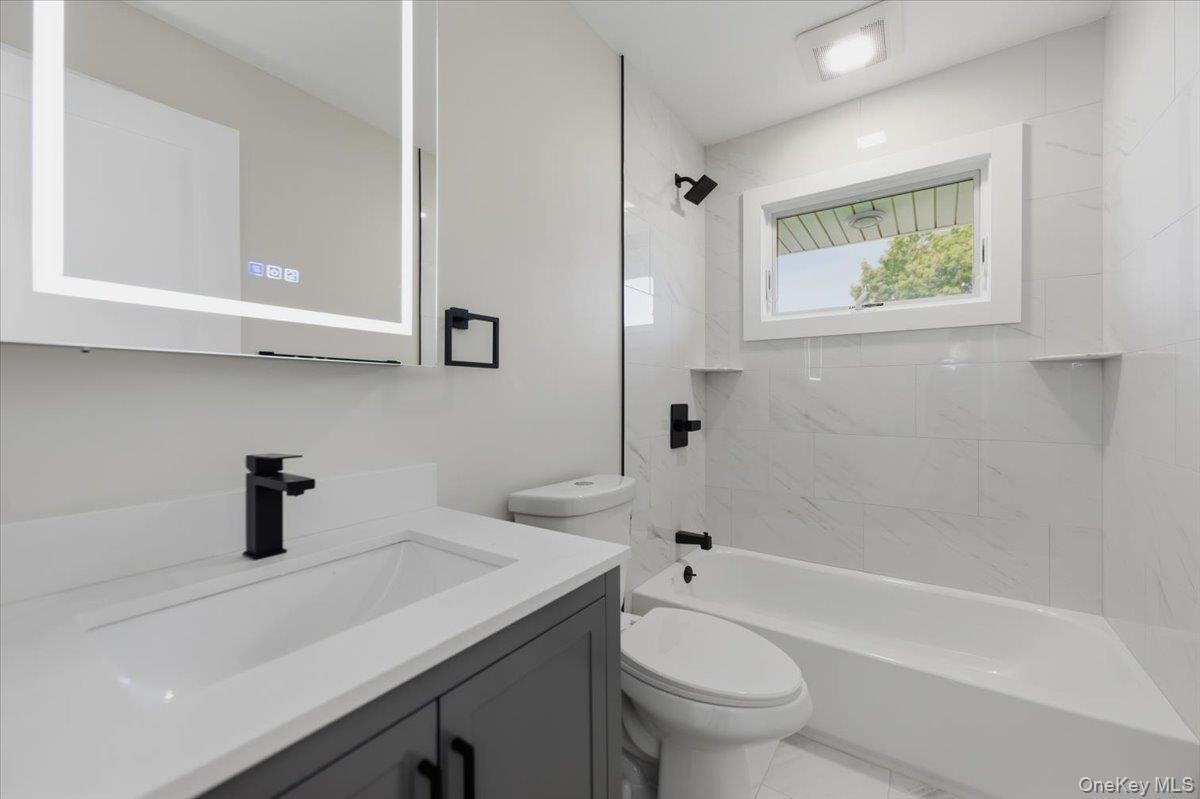 Bethpage, New York, 11714, United States, 5 Bedrooms Bedrooms, ,4 BathroomsBathrooms,Residential,For Sale,1986527