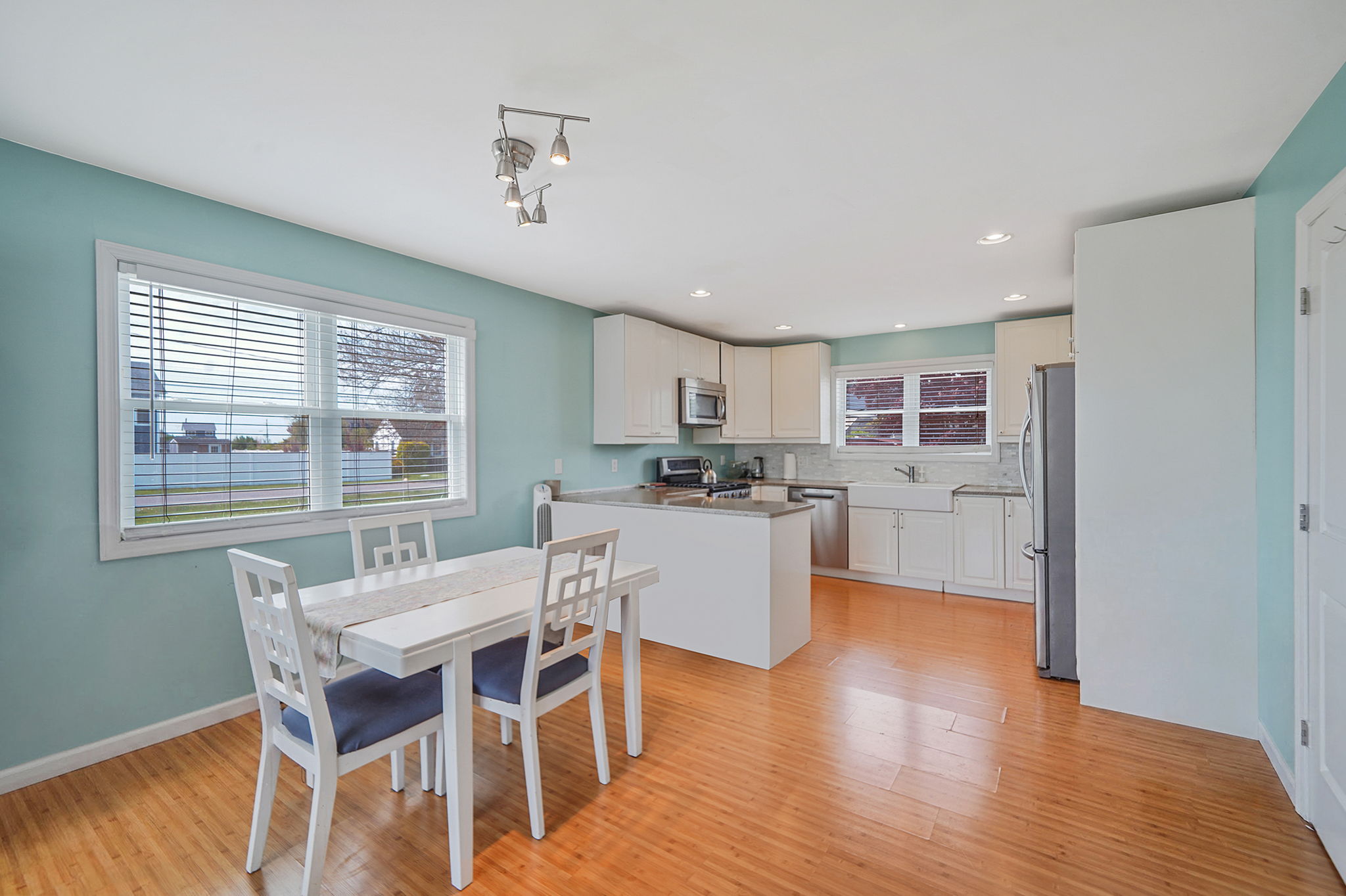 Patchogue, New York, 11772, United States, 2 Bedrooms Bedrooms, ,2 BathroomsBathrooms,Residential,For Sale,2049279
