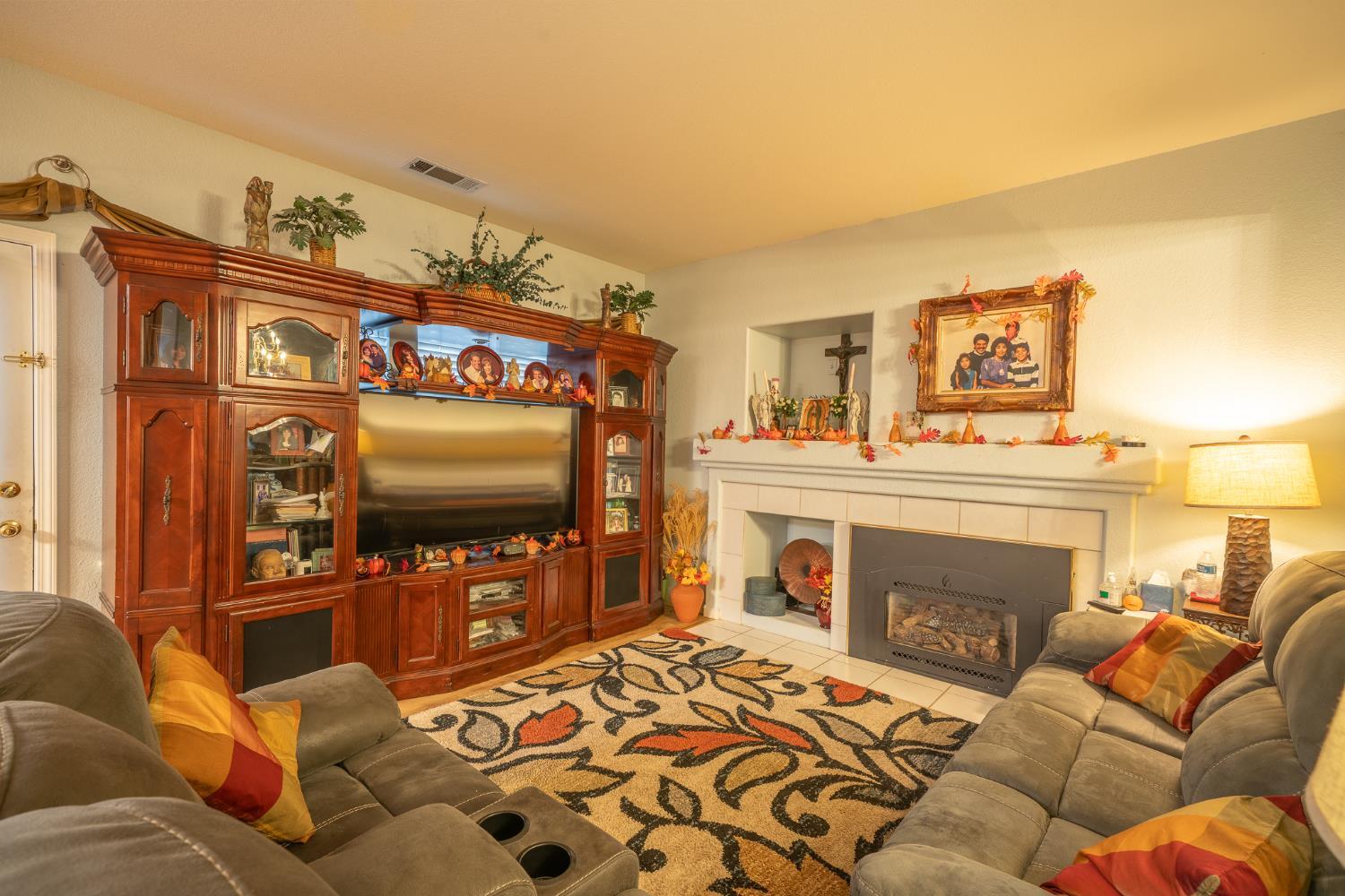 Stockton, California, 95209, United States, 3 Bedrooms Bedrooms, ,3 BathroomsBathrooms,Residential,For Sale,1992434