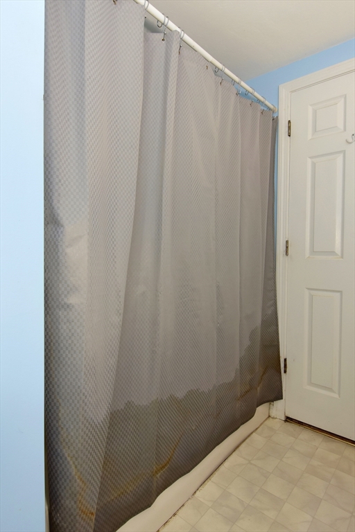 Worcester, Massachusetts, 01602, United States, 3 Bedrooms Bedrooms, ,2 BathroomsBathrooms,Residential,For Sale,1902037