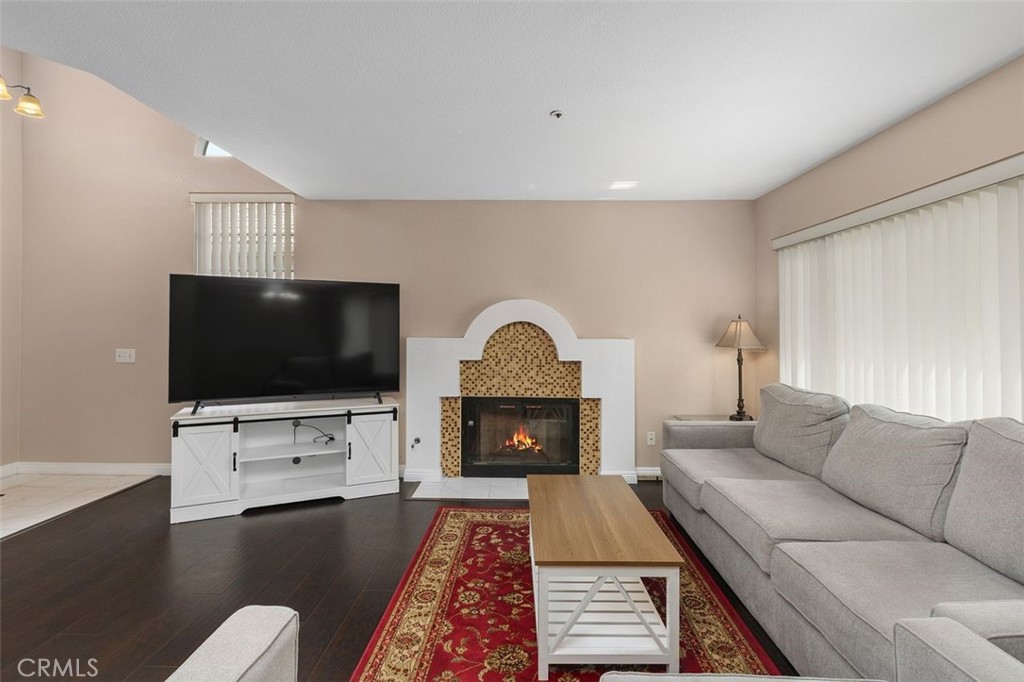 Fontana, California, 92337, United States, 4 Bedrooms Bedrooms, ,3 BathroomsBathrooms,Residential,For Sale,1926621