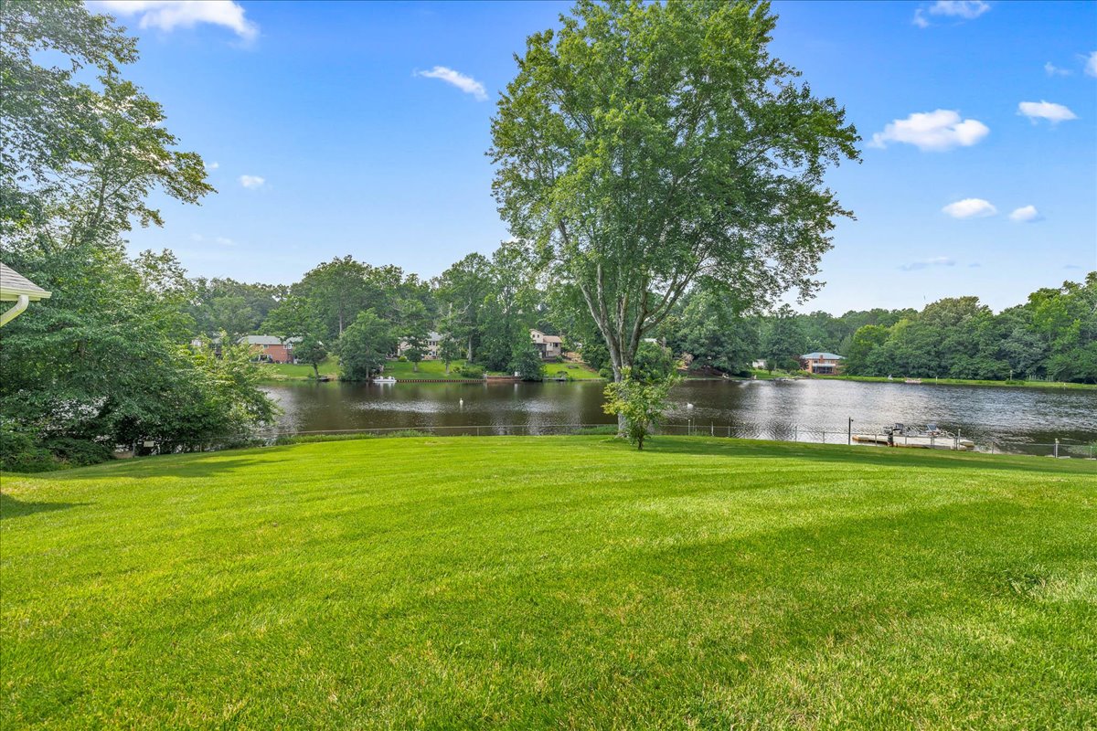 Chester, Virginia, 23831, United States, 5 Bedrooms Bedrooms, ,4 BathroomsBathrooms,Residential,For Sale,1889514