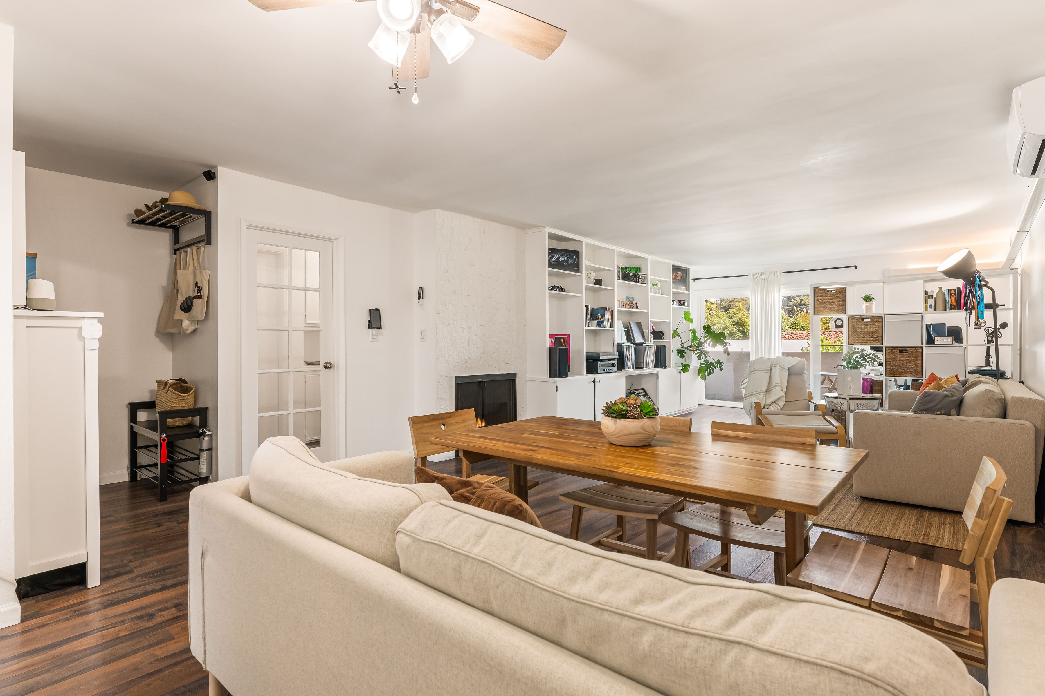  2320 S Bentley Ave - 物件實景