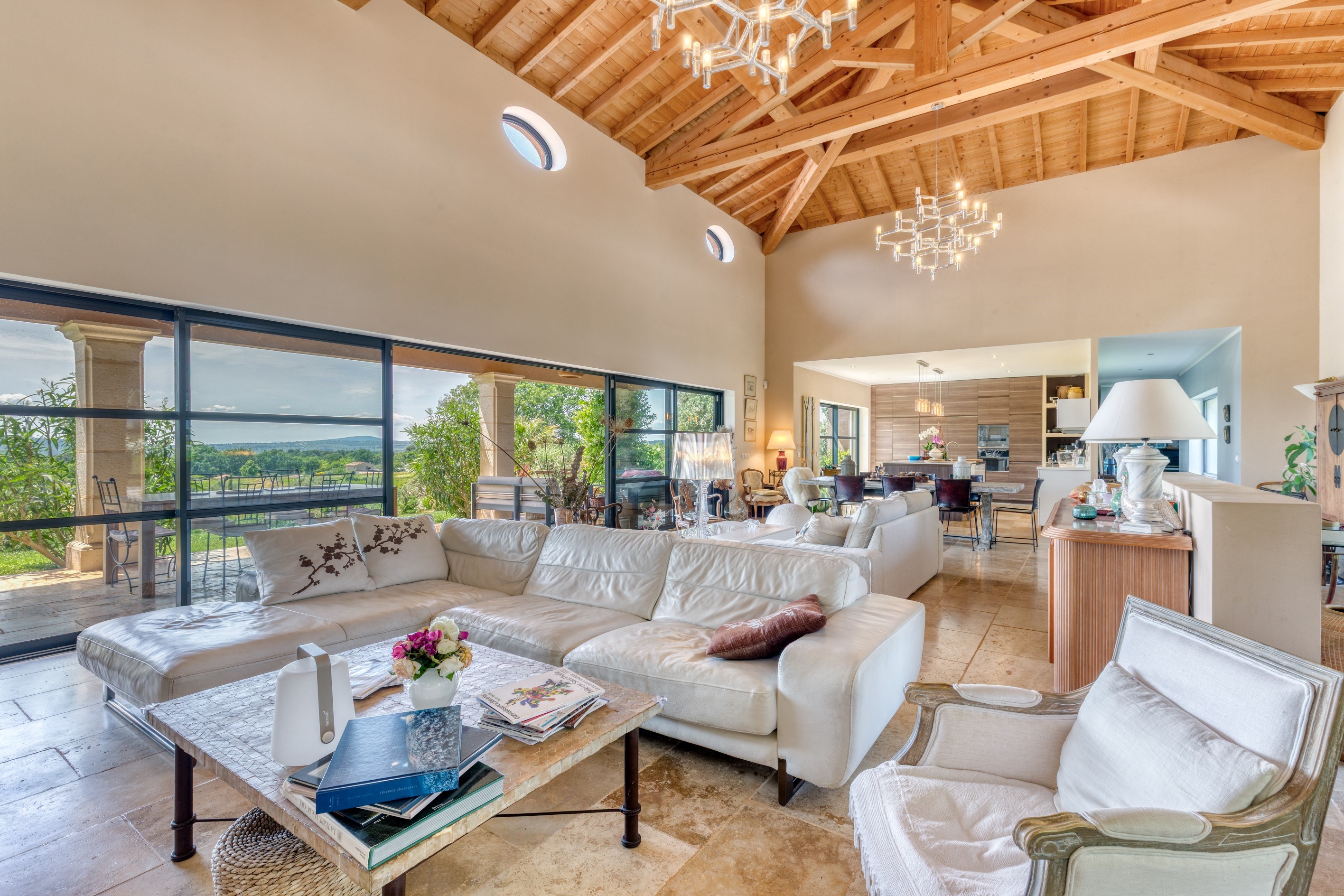  Single-Level Villa with Panoramic Views. - 物件實景