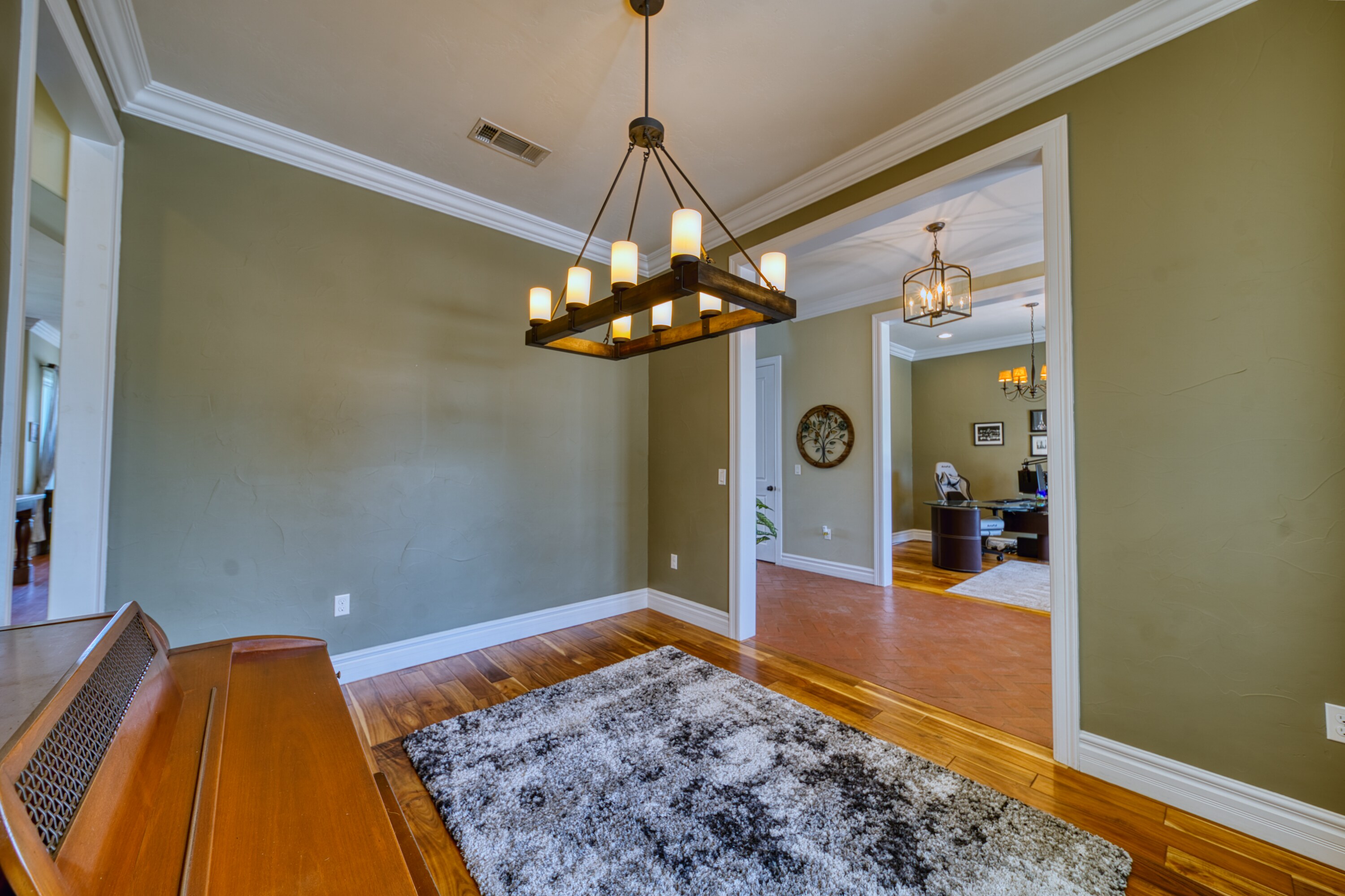 Carlsbad, New Mexico, 88220, United States, 5 Bedrooms Bedrooms, ,4 BathroomsBathrooms,Residential,For Sale,1974334