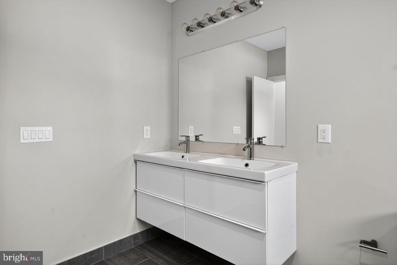 Philadelphia, Pennsylvania, 19146, United States, 4 Bedrooms Bedrooms, ,3 BathroomsBathrooms,Residential,For Sale,1960964