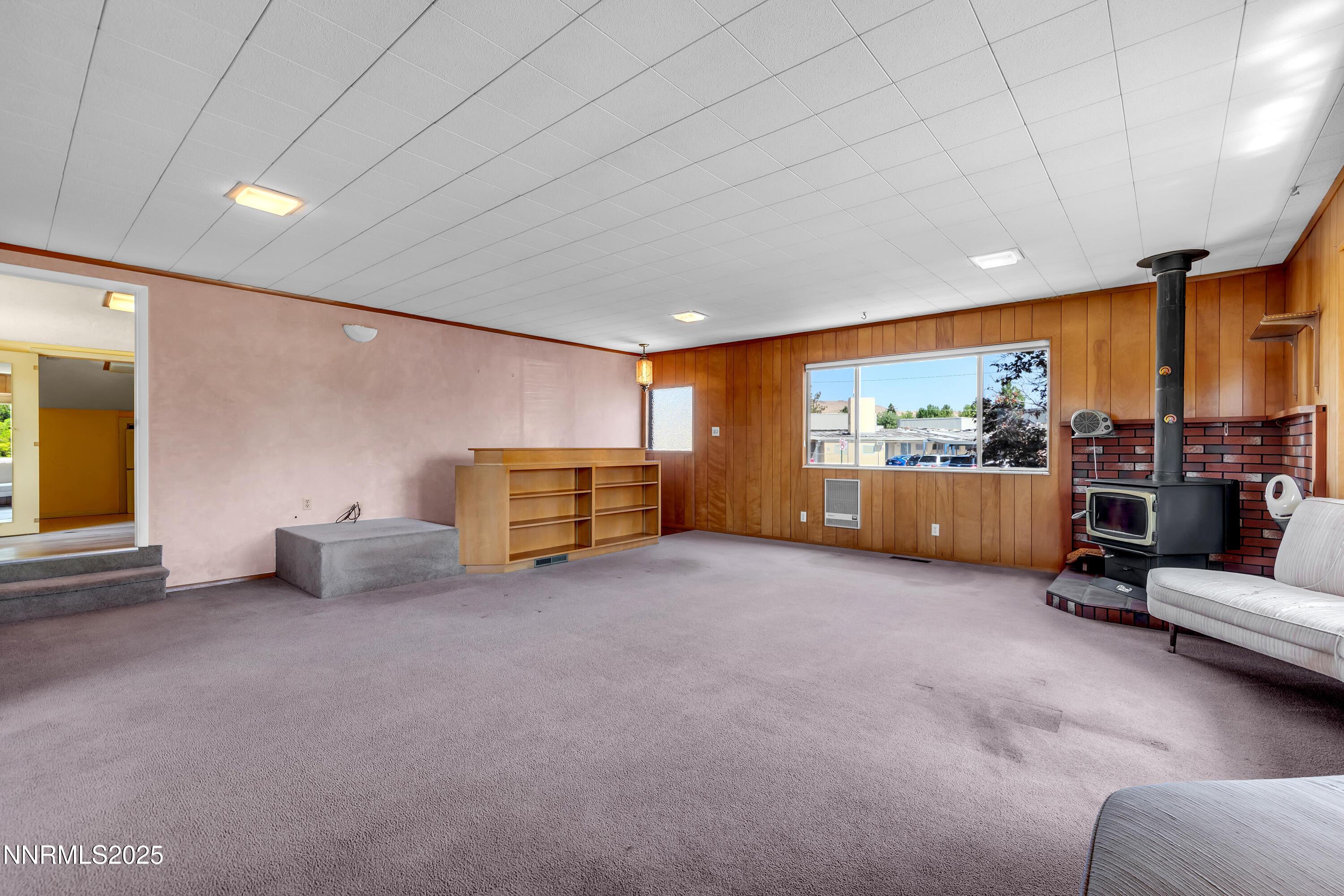 Reno, Nevada, 89503, United States, 4 Bedrooms Bedrooms, ,2 BathroomsBathrooms,Residential,For Sale,1849793