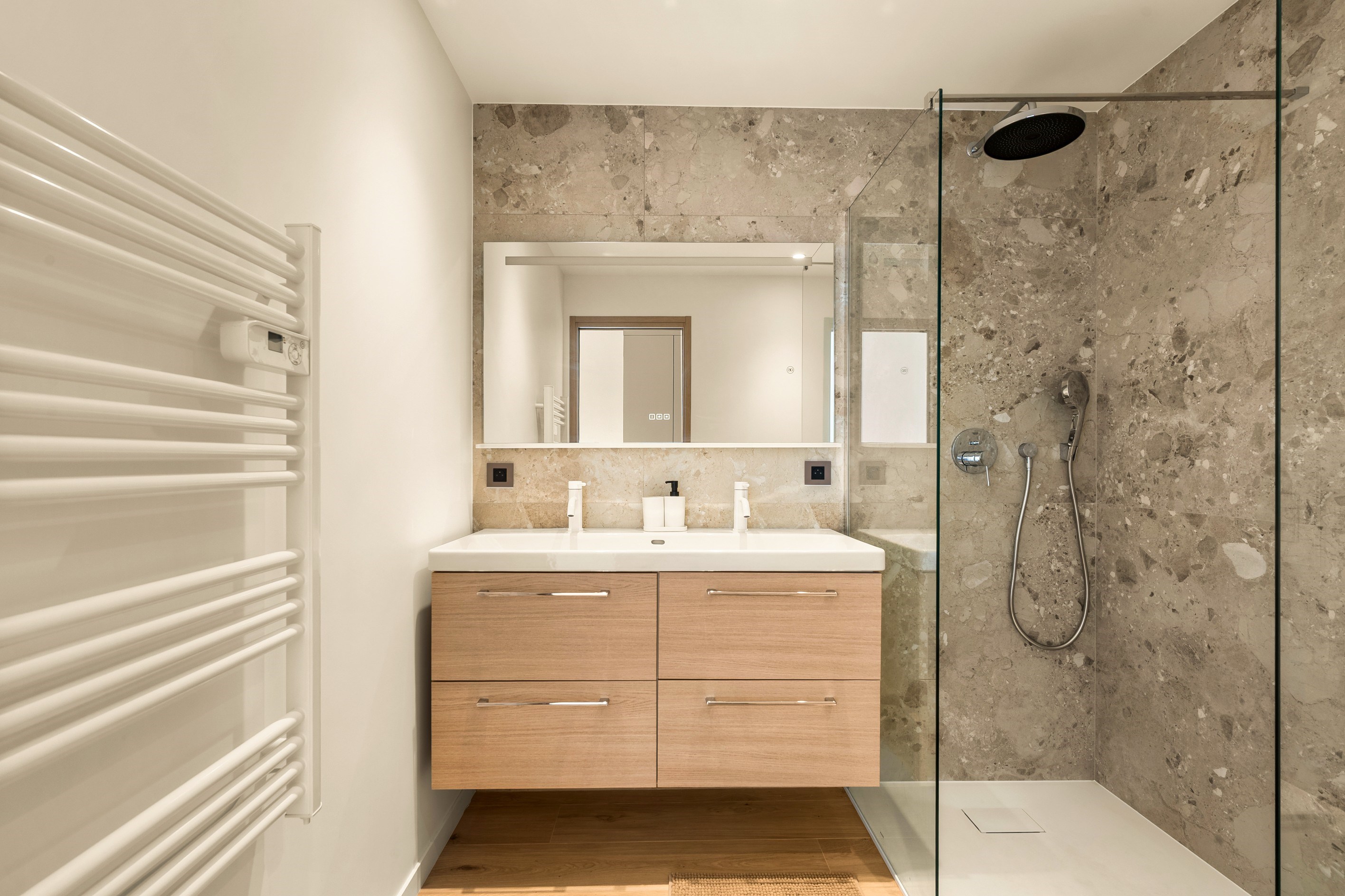  CANNES MONTFLEURY- Renovated Apartment with Open Garden Views, Close to All Ame… - 物件實景
