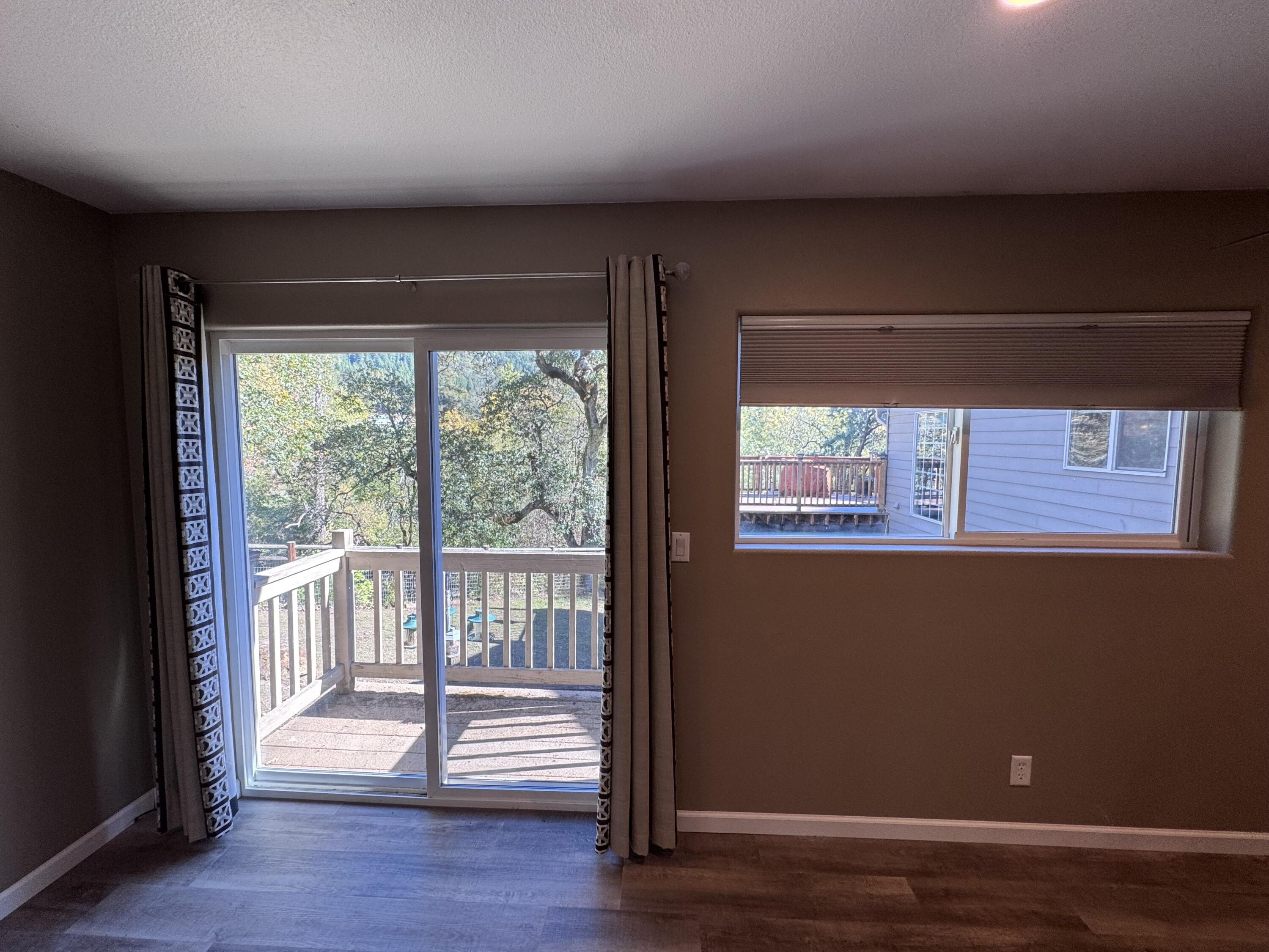 Rogue River, Oregon, 97537, United States, 3 Bedrooms Bedrooms, ,4 BathroomsBathrooms,Residential,For Sale,1982617