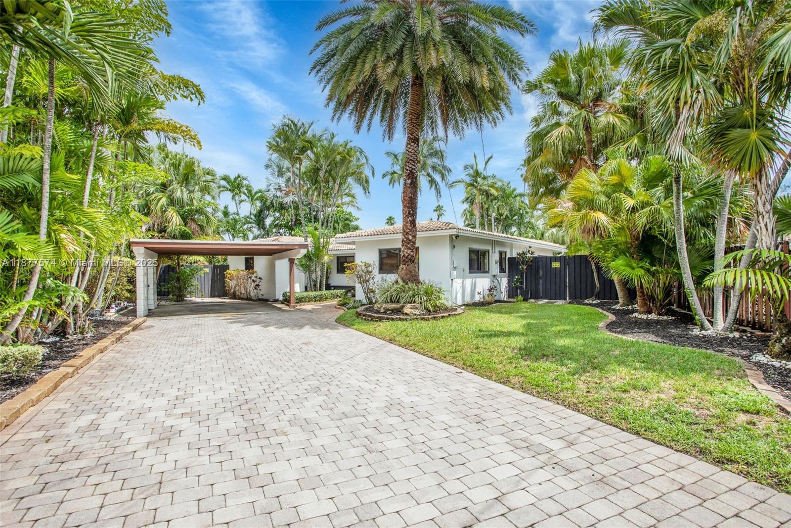 Wilton Manors, Florida, 33334, United States, 3 Bedrooms Bedrooms, ,3 BathroomsBathrooms,Residential,For Sale,1947052