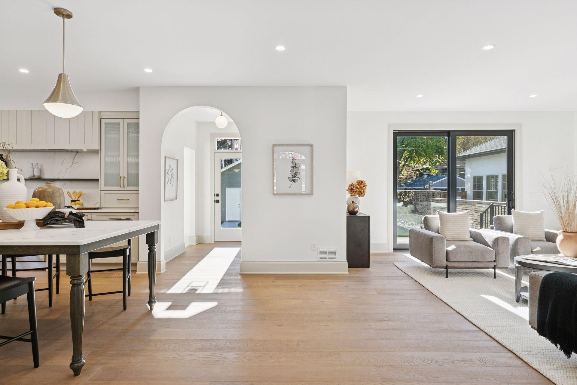 Saint Paul, Minnesota, 55105, United States, 5 Bedrooms Bedrooms, ,4 BathroomsBathrooms,Residential,For Sale,1989282