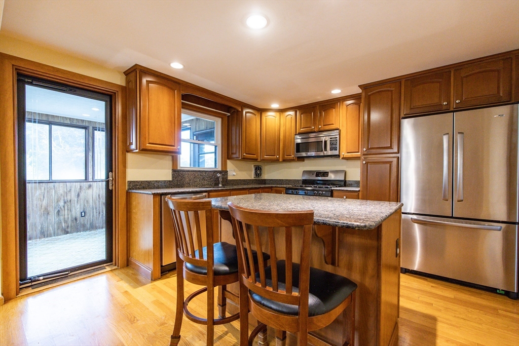 Stoughton, Massachusetts, 02072, United States, 4 Bedrooms Bedrooms, ,2 BathroomsBathrooms,Residential,For Sale,1976018