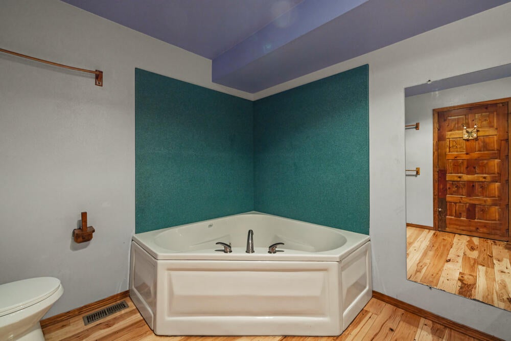 Klamath Falls, Oregon, 97601, United States, 4 Bedrooms Bedrooms, ,4 BathroomsBathrooms,Residential,For Sale,1804036