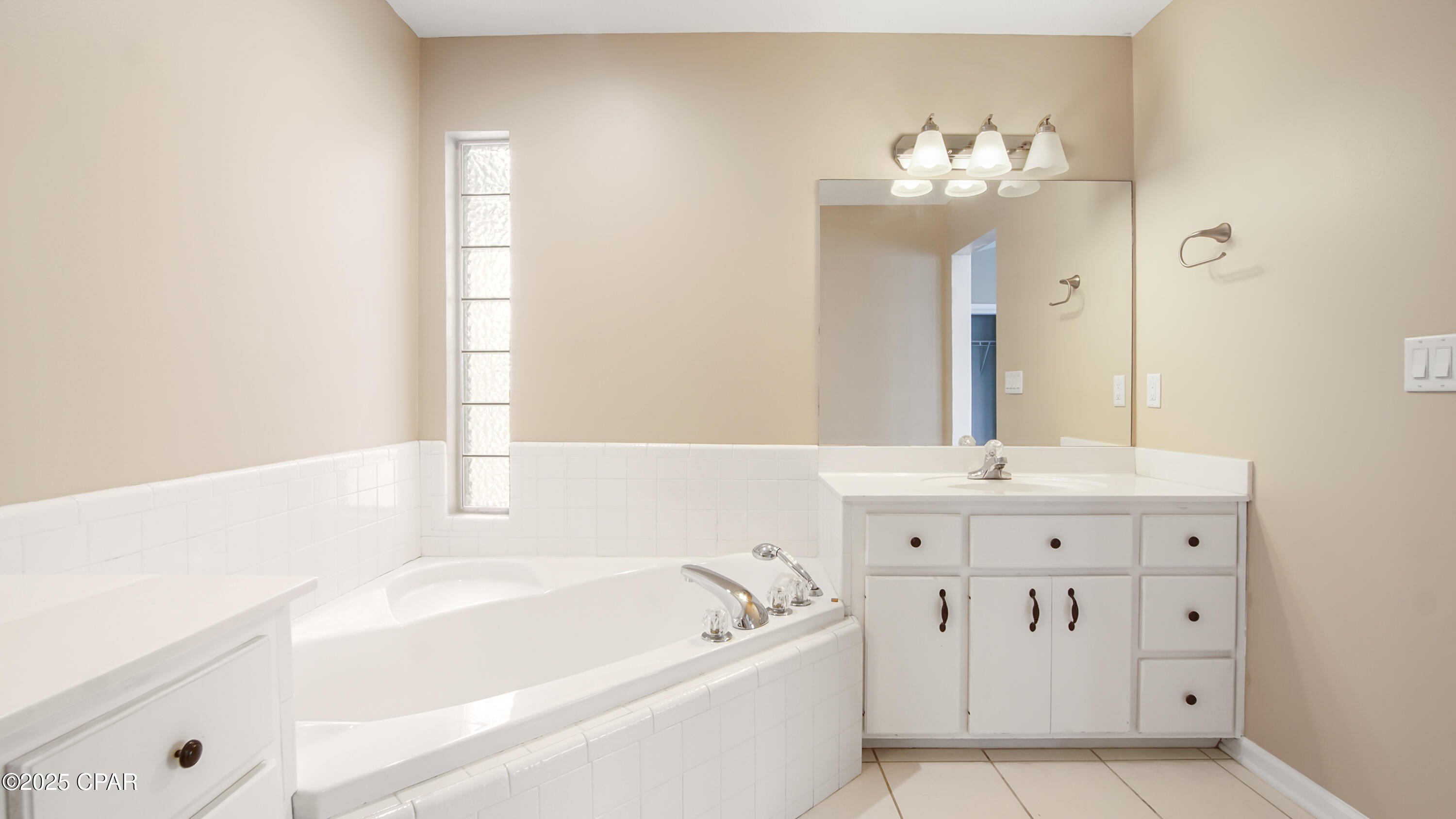 Panama City, Florida, 32404, United States, 3 Bedrooms Bedrooms, ,3 BathroomsBathrooms,Residential,For Sale,1928753