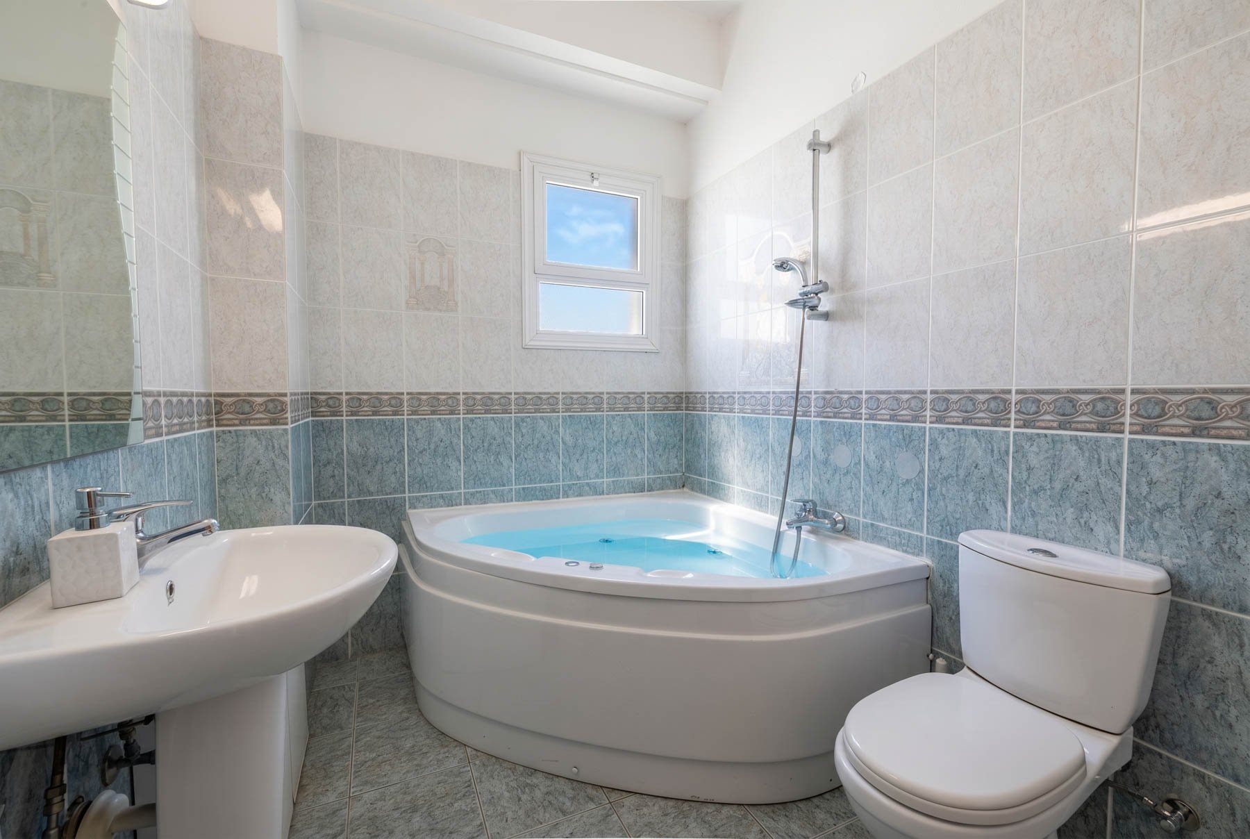  Five Bedroom Sea View Villa with Private Pool in Chloraka, Pafos - 物件實景
