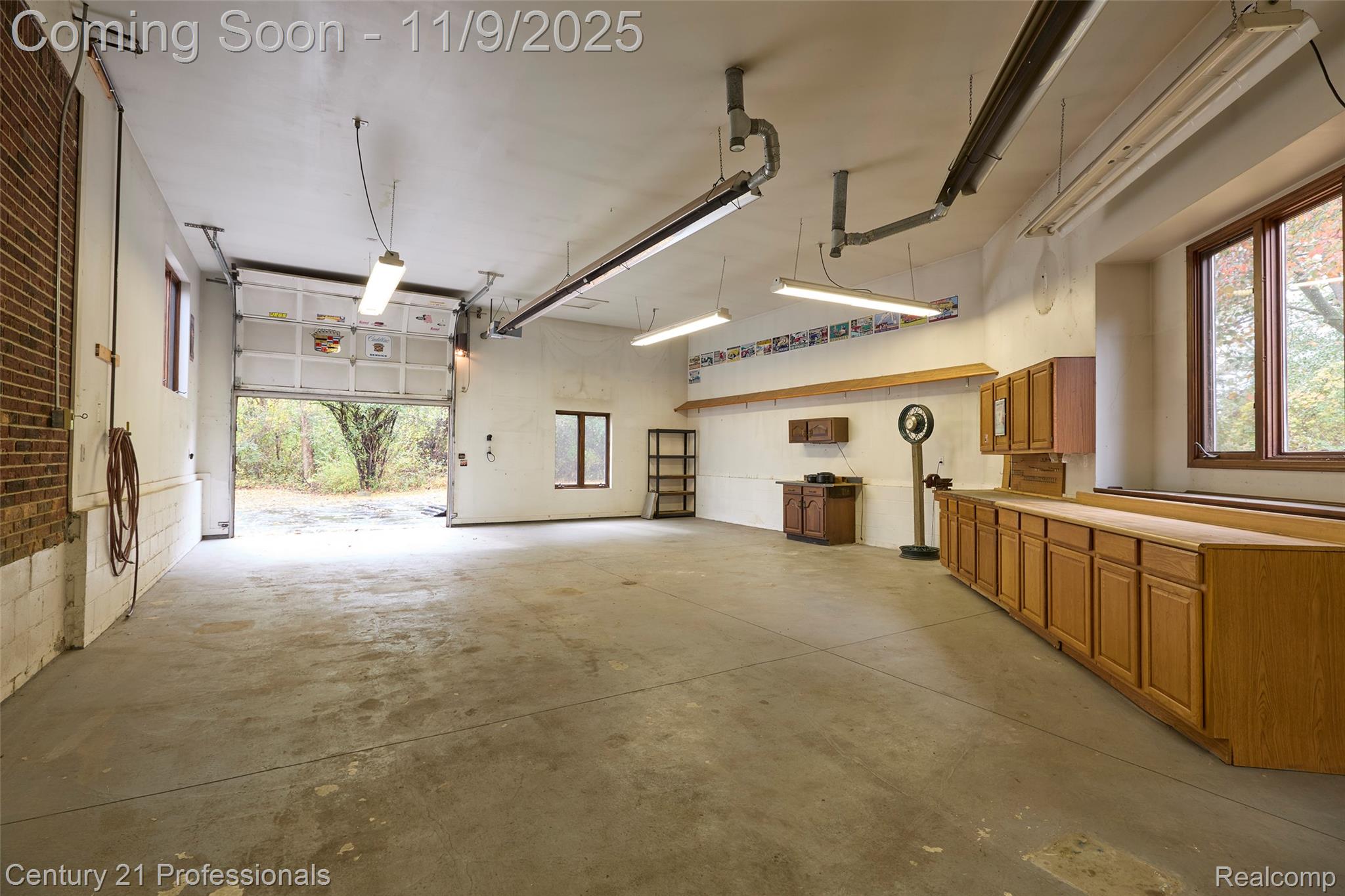 Rochester, Michigan, 48306, United States, 5 Bedrooms Bedrooms, ,6 BathroomsBathrooms,Residential,For Sale,1987117