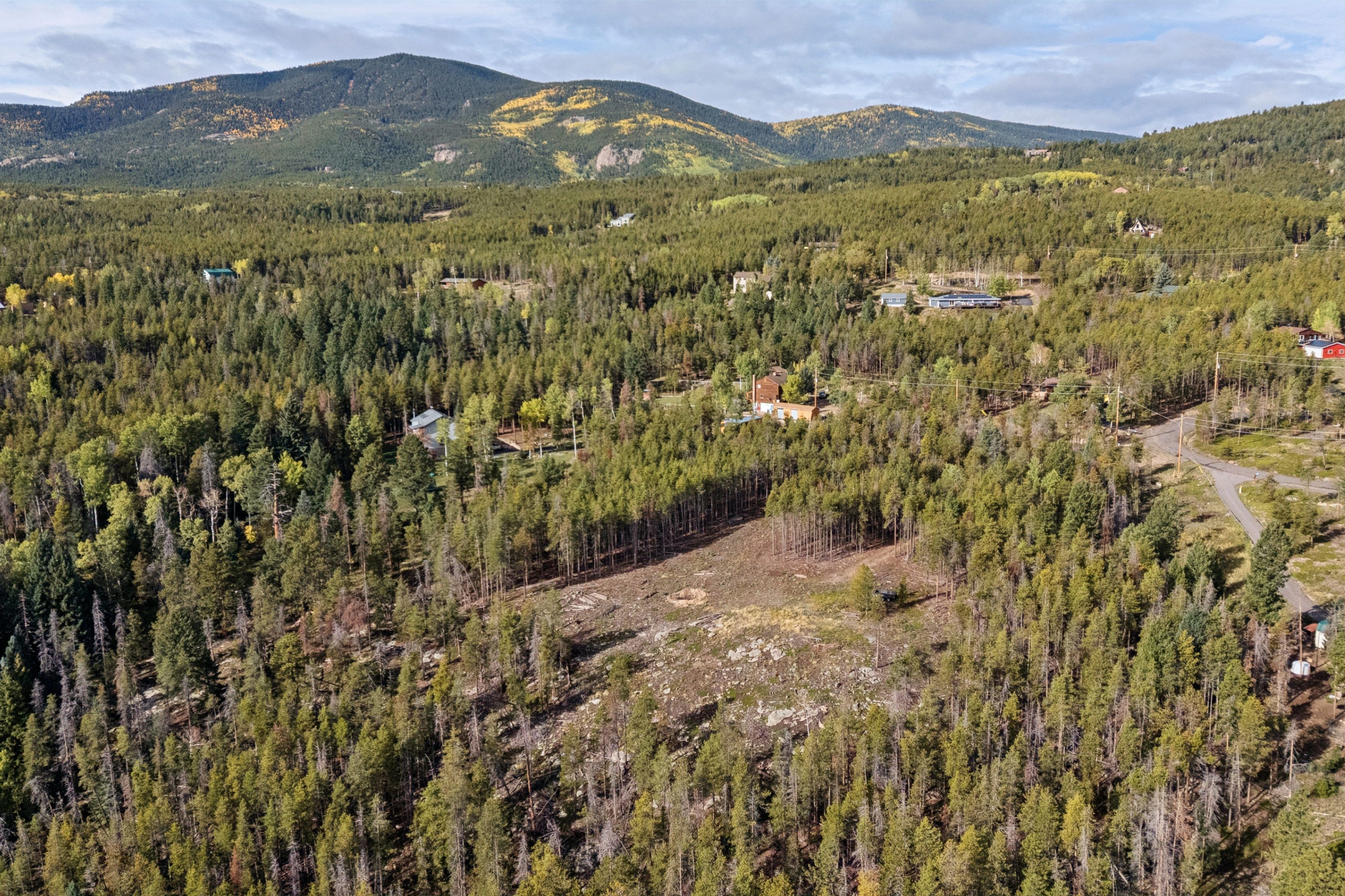  Opportunity to Build Your Foothills Dream Home with Over 7 Acres of Privacy - 物件實景