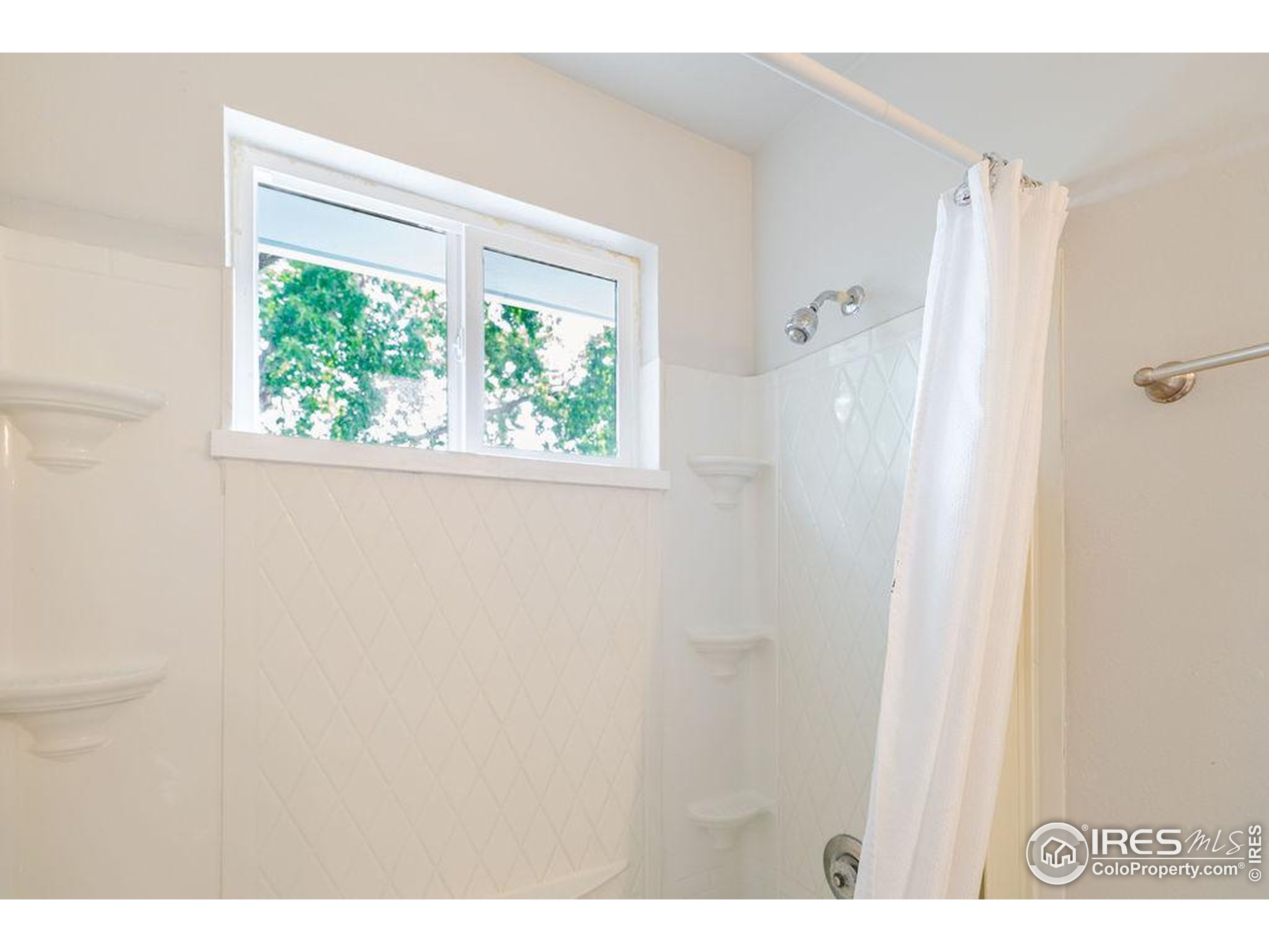 Longmont, Colorado, 80501, United States, 4 Bedrooms Bedrooms, ,Residential,For Sale,1941801