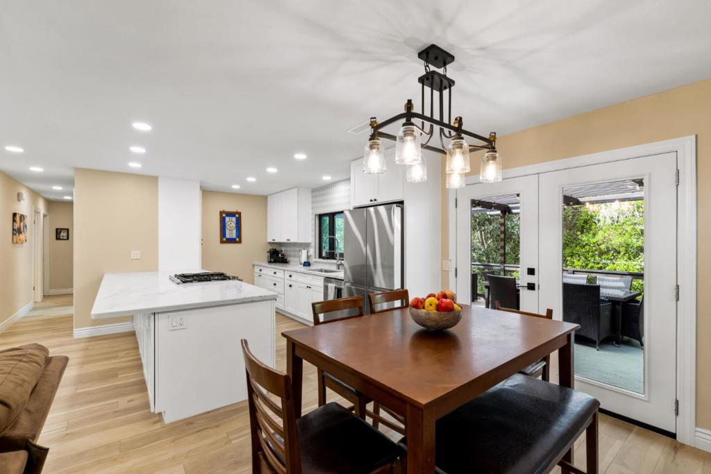 Monterey, California, 93940, United States, 3 Bedrooms Bedrooms, ,2 BathroomsBathrooms,Residential,For Sale,1975715