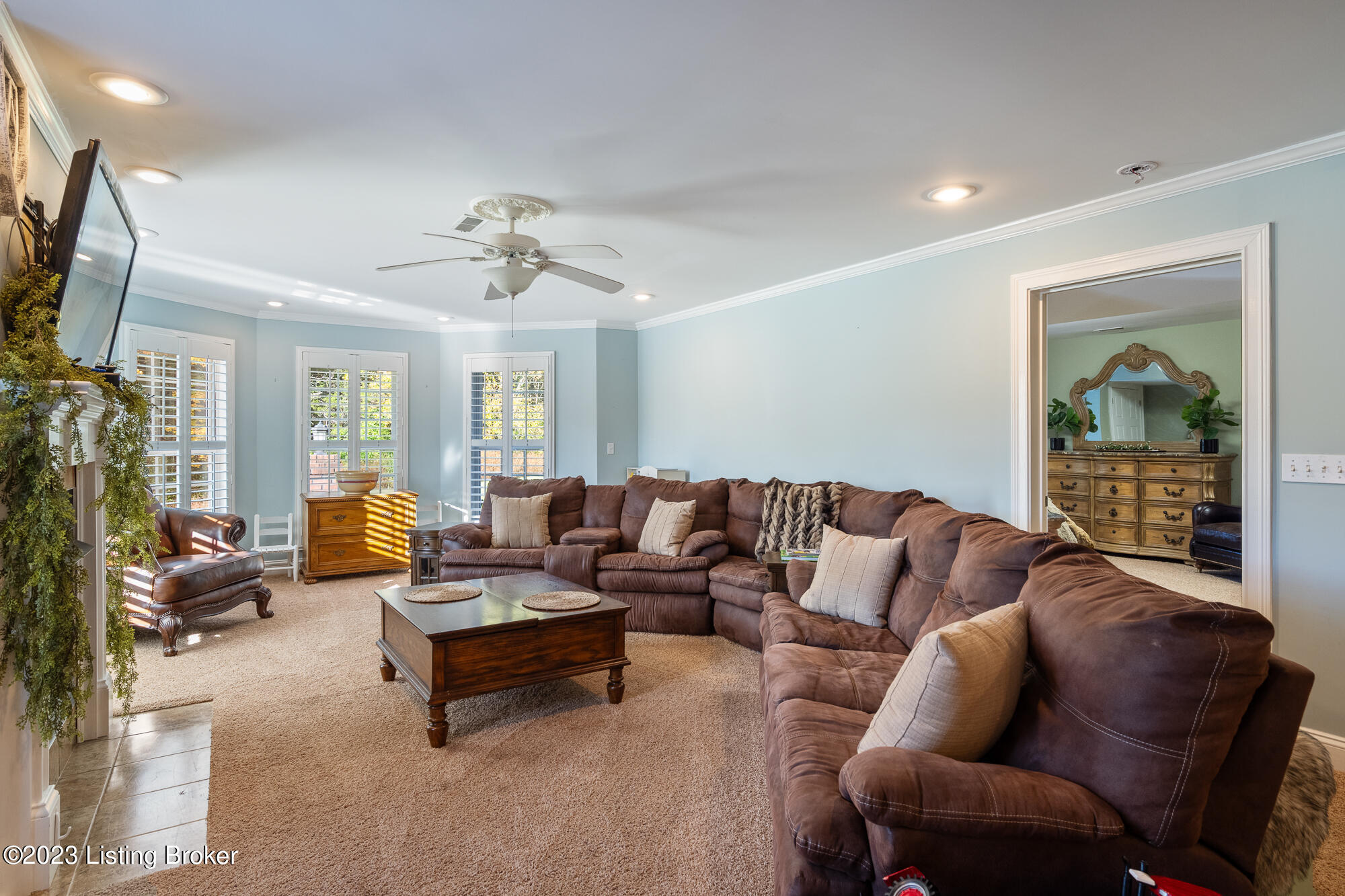 La Grange, Kentucky, 40031, United States, 5 Bedrooms Bedrooms, ,3 BathroomsBathrooms,Residential,For Sale,1793584