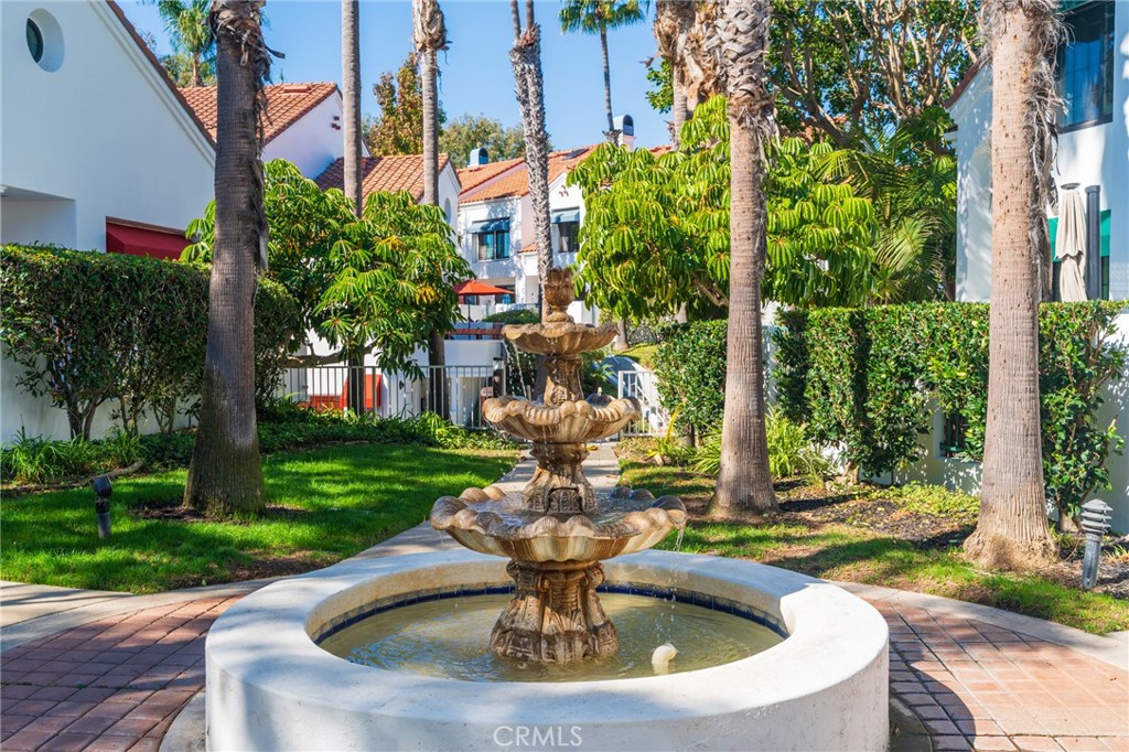 Huntington Beach, California, 92648, United States, 4 Bedrooms Bedrooms, ,3 BathroomsBathrooms,Residential,For Sale,1989716