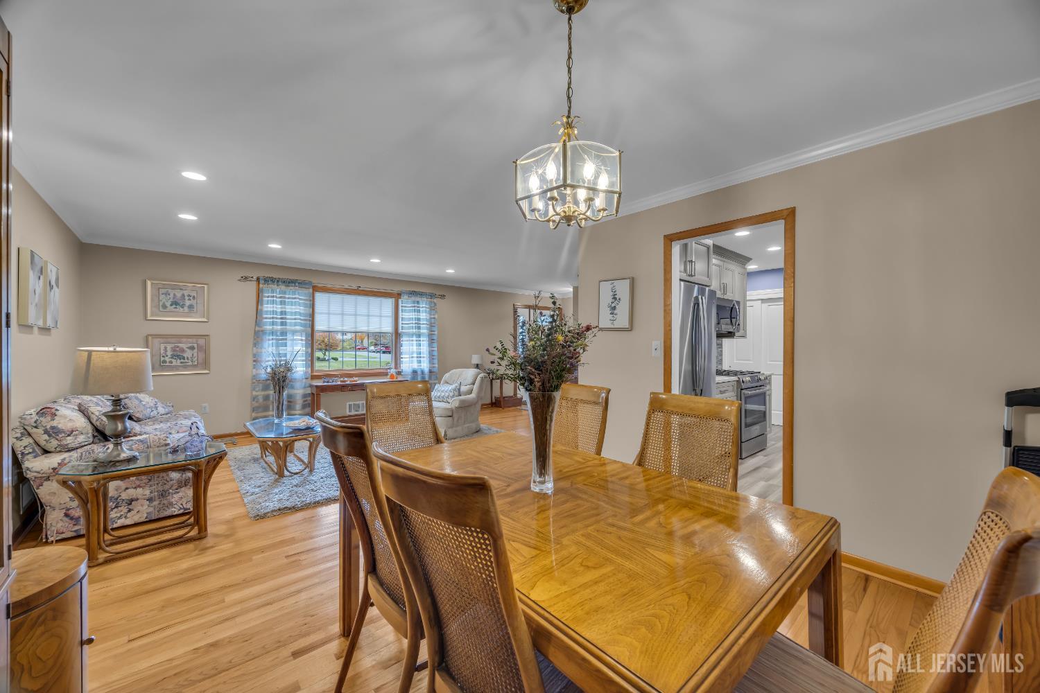 Edison, New Jersey, 08820, United States, 3 Bedrooms Bedrooms, ,2 BathroomsBathrooms,Residential,For Sale,1989177