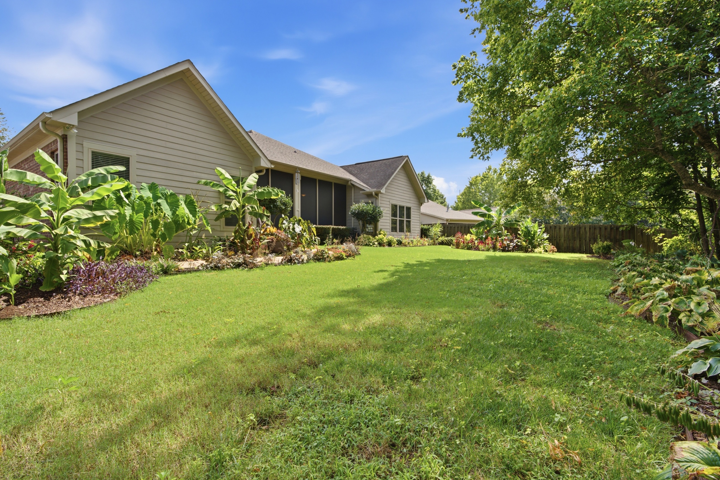  8305 Anslee Way NW - 物件實景