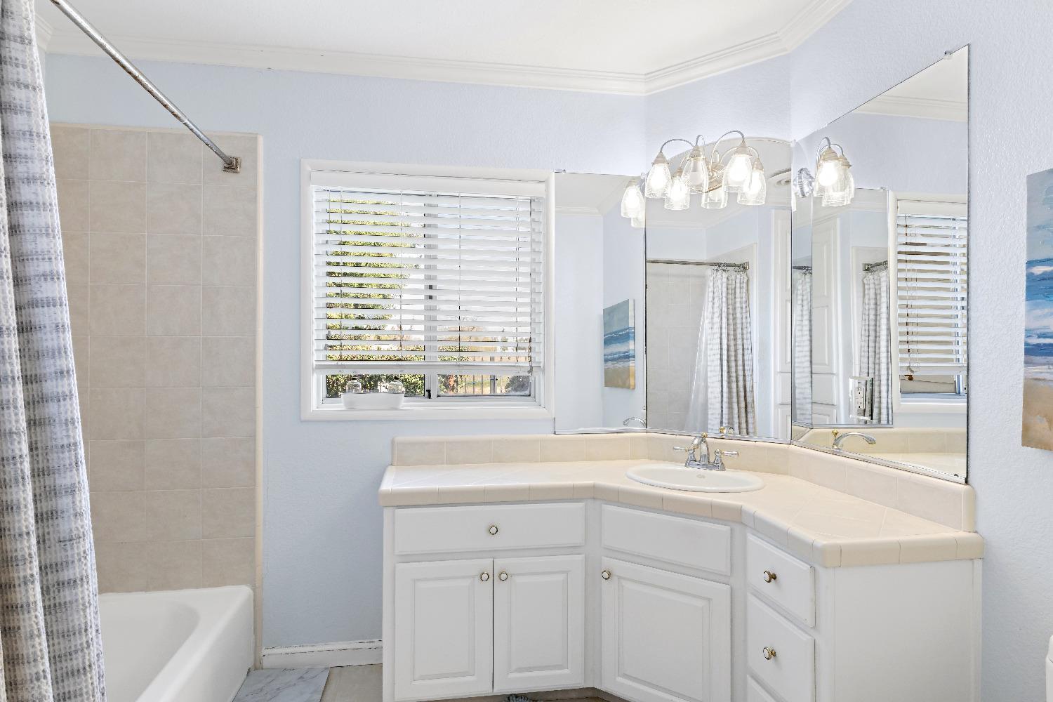 Turlock, California, 95380, United States, 3 Bedrooms Bedrooms, ,4 BathroomsBathrooms,Residential,For Sale,1993882