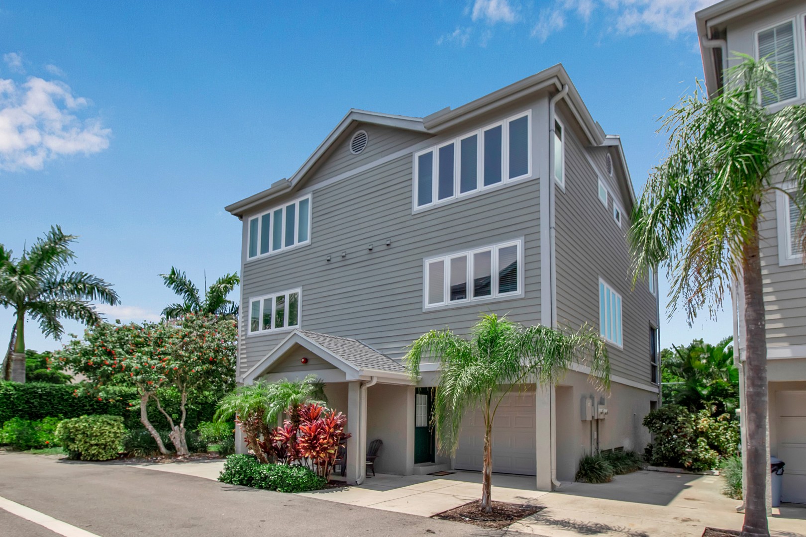 Longboat Key, Florida, 34228, United States, 2 Bedrooms Bedrooms, ,3 BathroomsBathrooms,Residential,For Sale,1923234