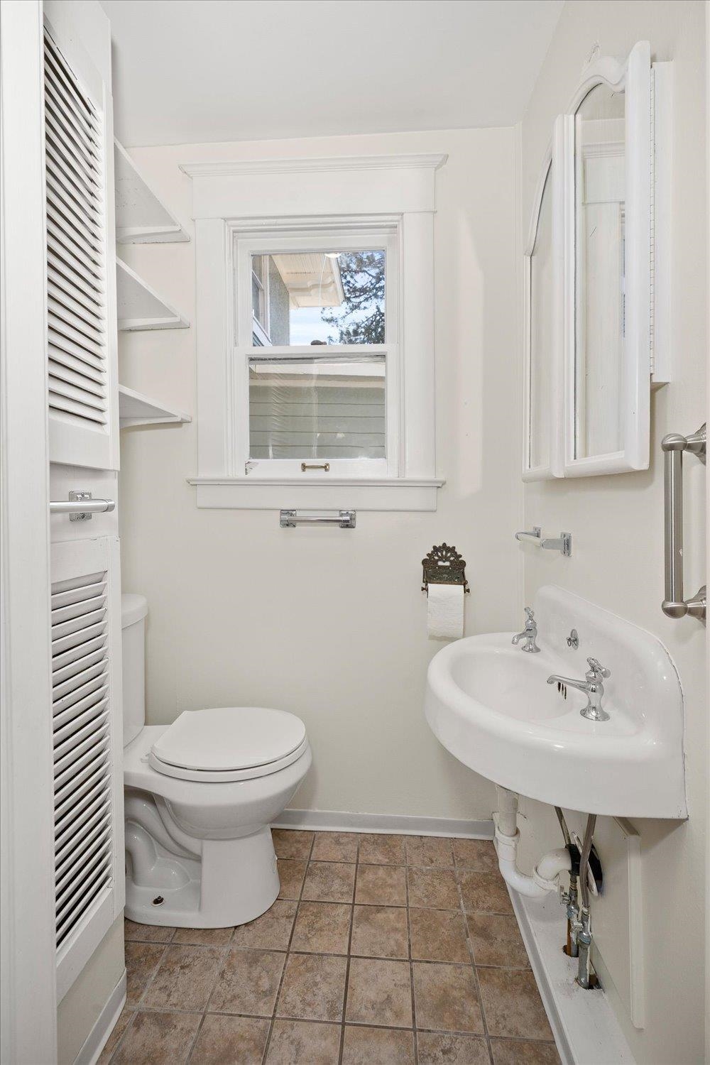 Spokane, Washington, 99204, United States, 4 Bedrooms Bedrooms, ,3 BathroomsBathrooms,Residential,For Sale,2001174