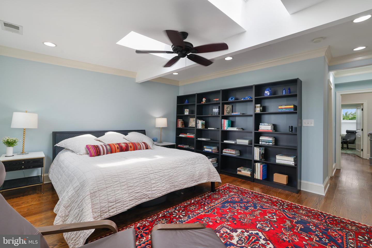 Washington, District of Columbia, 20003, United States, 2 Bedrooms Bedrooms, ,2 BathroomsBathrooms,Residential,For Sale,1896371