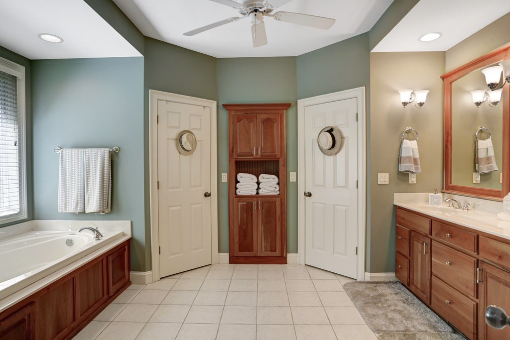 Young Harris, Georgia, 30582, United States, 4 Bedrooms Bedrooms, ,3 BathroomsBathrooms,Residential,For Sale,1944949